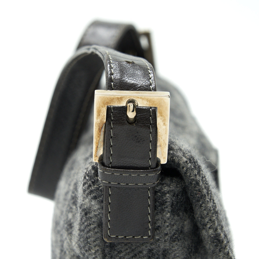 FENDI BAGUETTE IN SOFT TWEED GREY