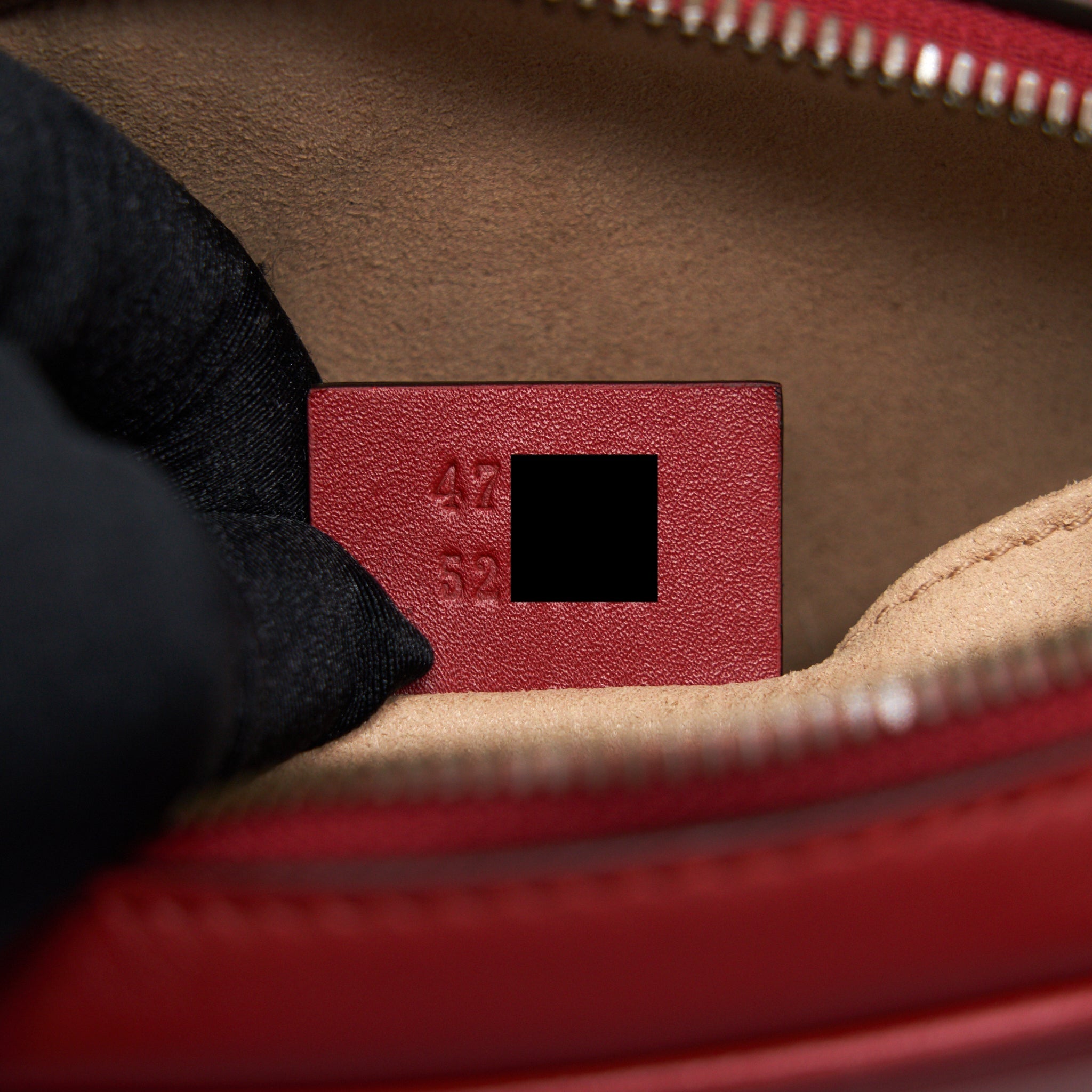 GUCCI SIZE85 GG MARMONT LEATHER BELT BAG RED
