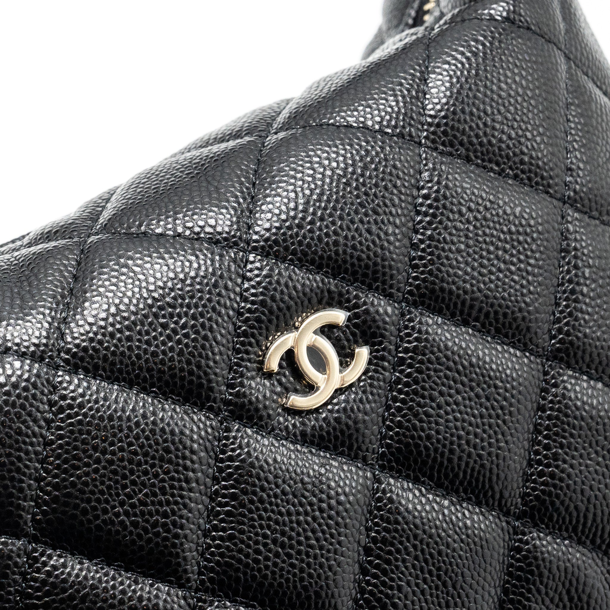 CHANEL 25C QUILTED HOBO BAG CAVIAR BLACK LGHW (MICROCHIP)