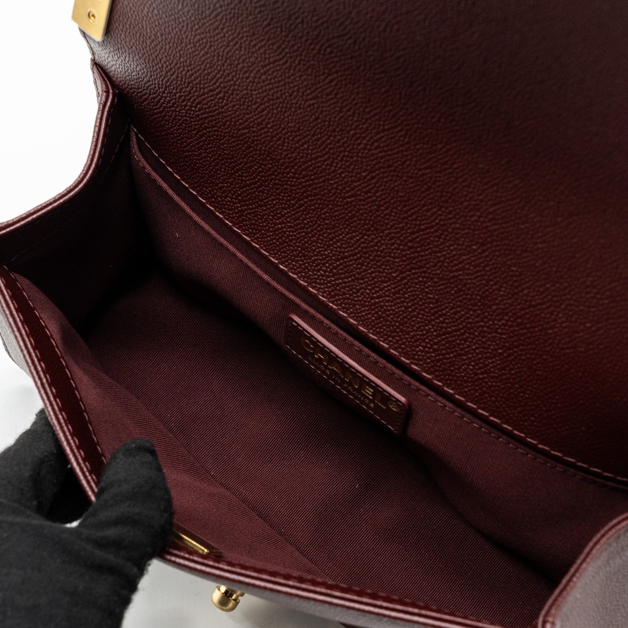 CHANEL MEDIUM BOY BAG LIMITED EDITION CAVIAR BURGUNDY GHW(MICROCHIP)
