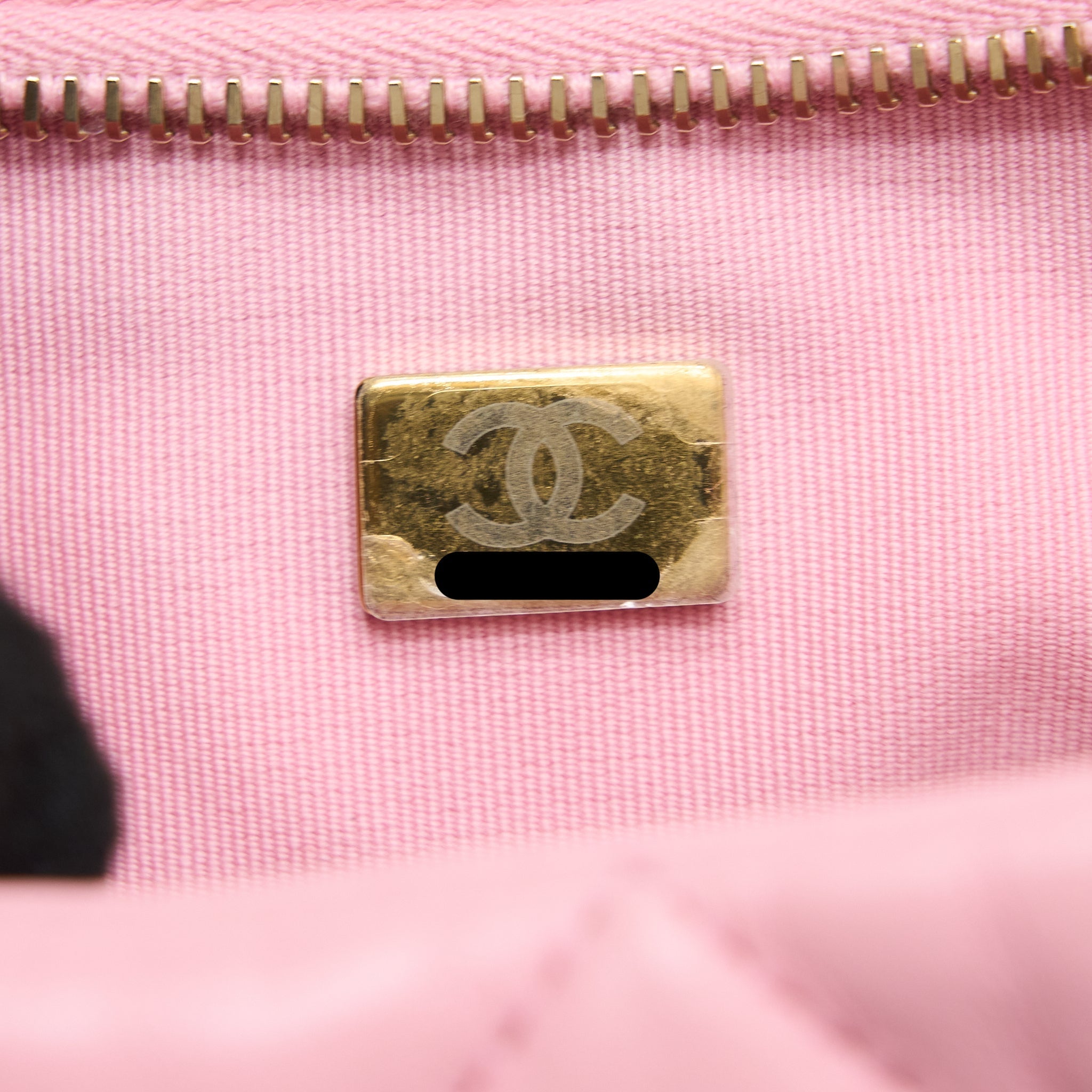 CHANEL 22K HOBO BAG LOGO CHAIN LAMBSKIN PINK GHW (MICROCHIP)