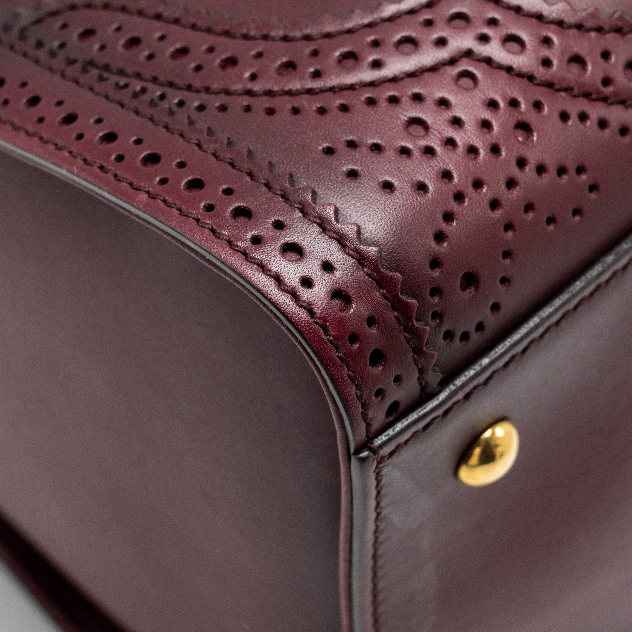 GUCCI VINTAGE DUILIO BROGUE BOSTON BAG CALFSKIN BURGUNDY GHW