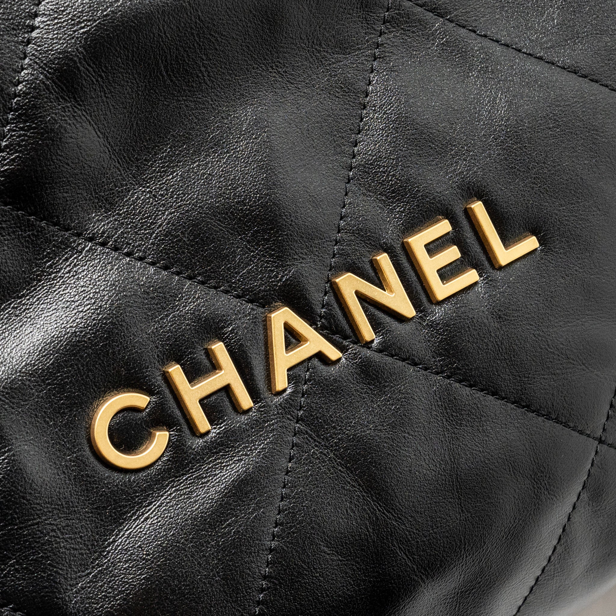 CHANEL SMALL 22 BAG SHINY CALFSKIN BLACK GHW(MICROCHIP)