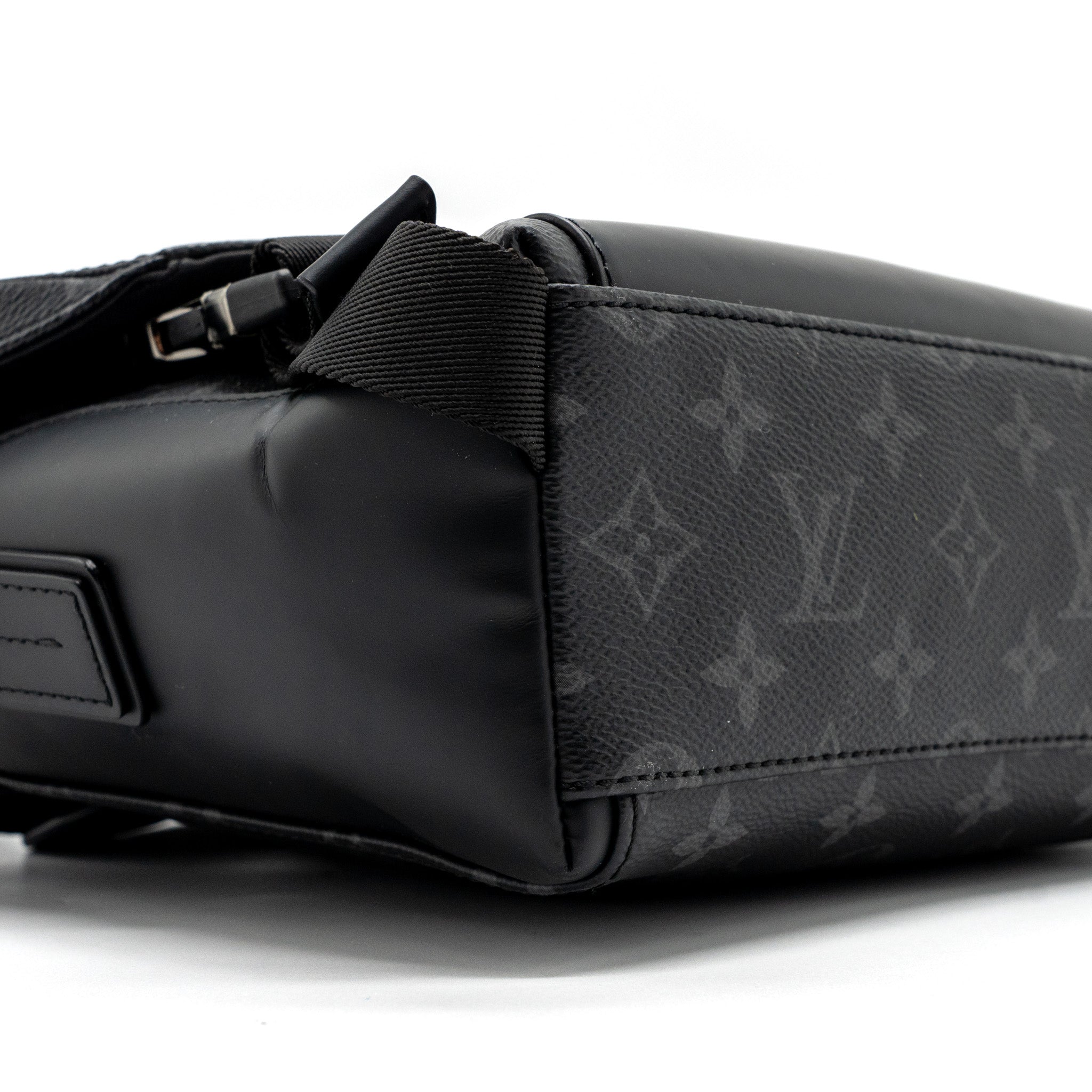 LOUIS VUITTON MESSENGER PM VOYOGER MONOGRAM ECLIPSE CANVAS BLACK SHW
