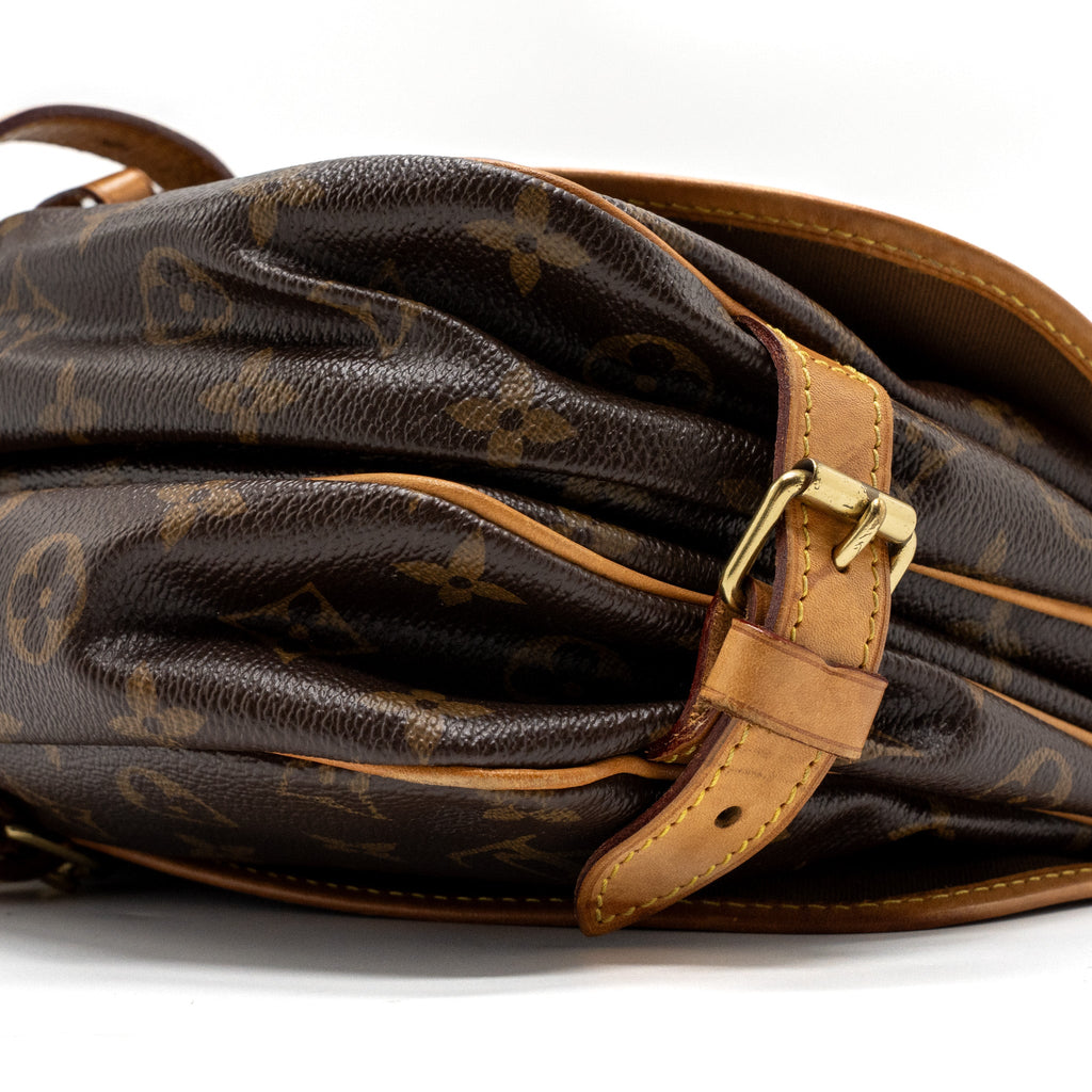LOUIS VUITTON VINTAGE SAUMUR BAG MONOGRAM CANVAS GHW