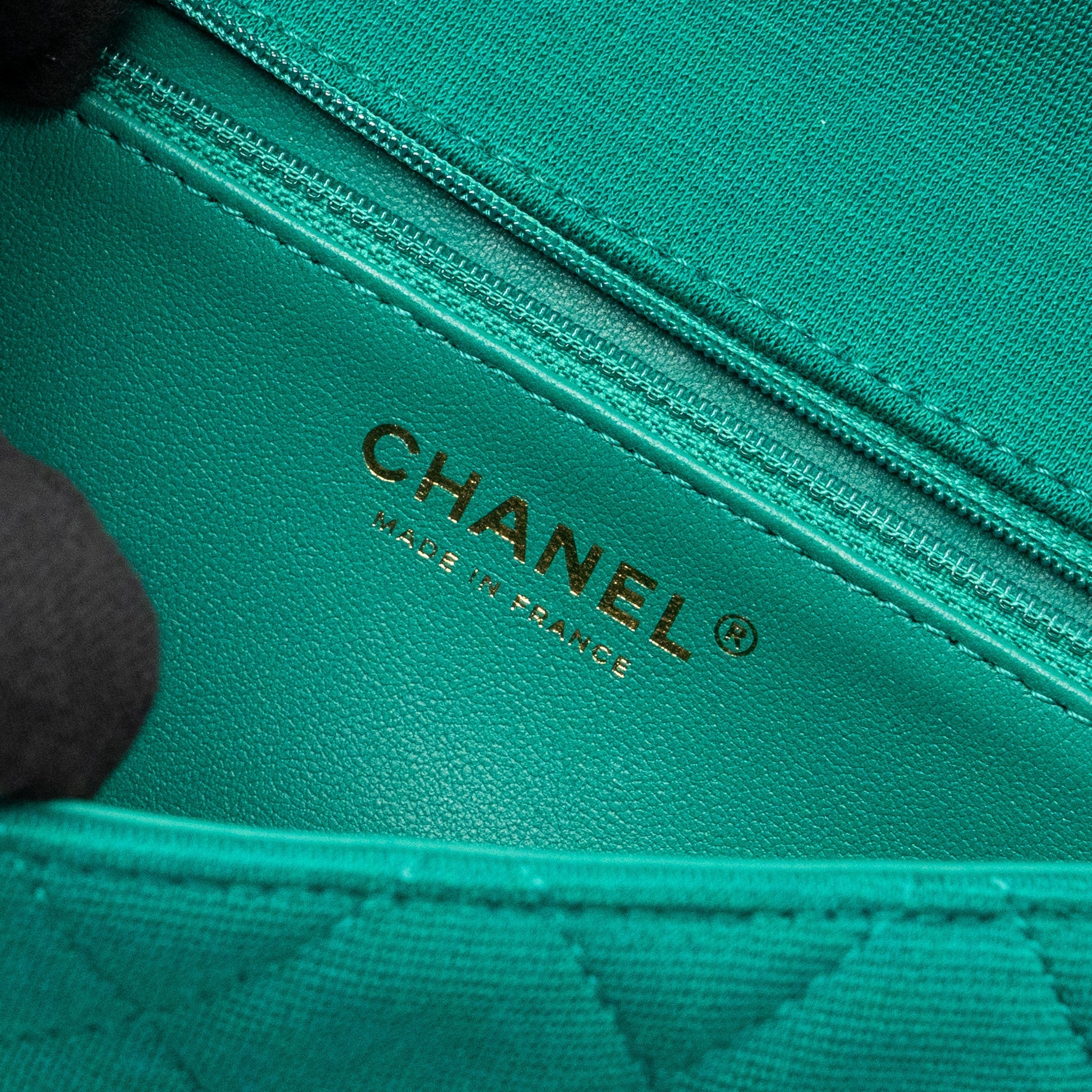 CHANEL 23A CLASSIC FLAP CLUTCH FABRIC GREEN LGHW(MICROCHIP)