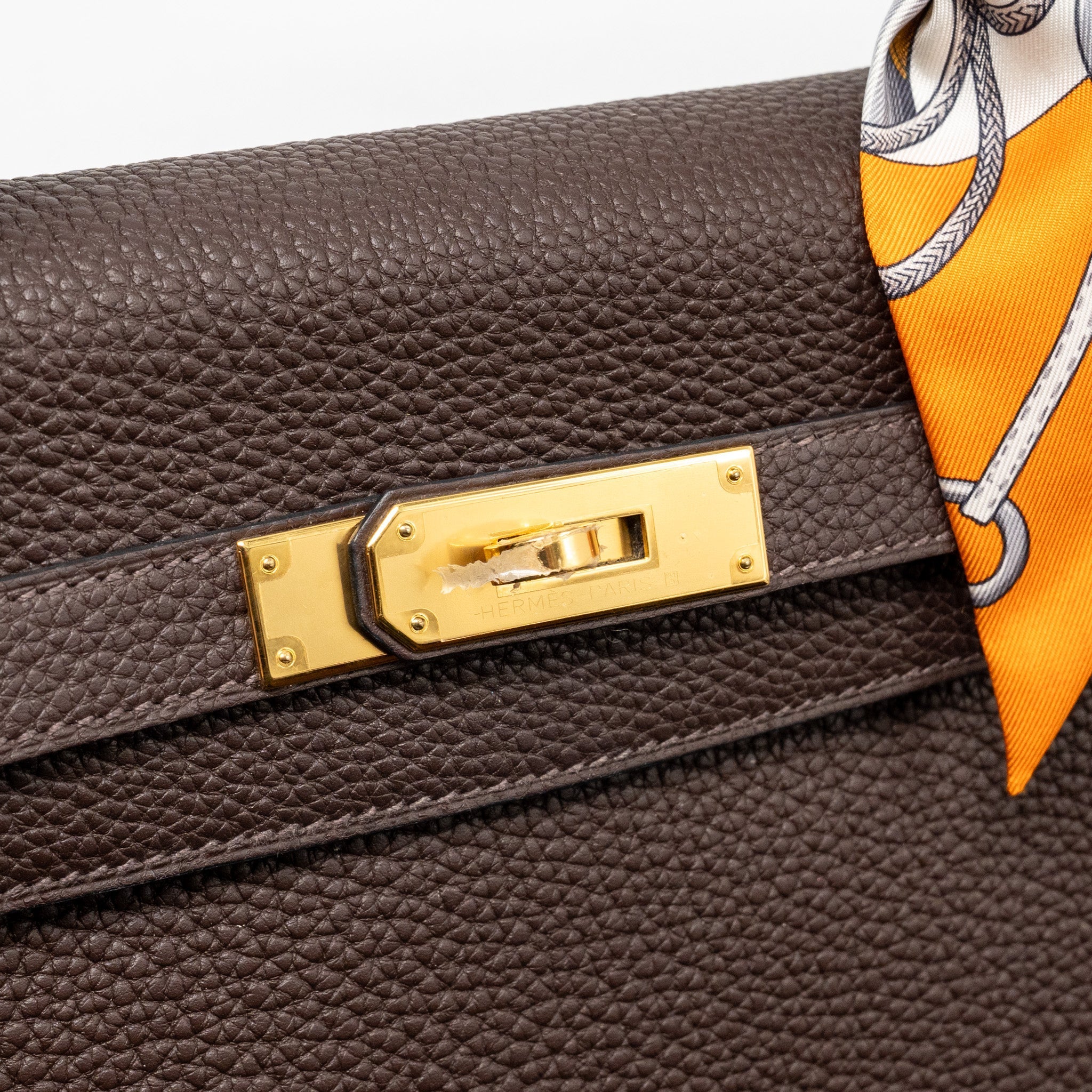HERMES KELLY 28 TOGO CHOCOLATE GHW