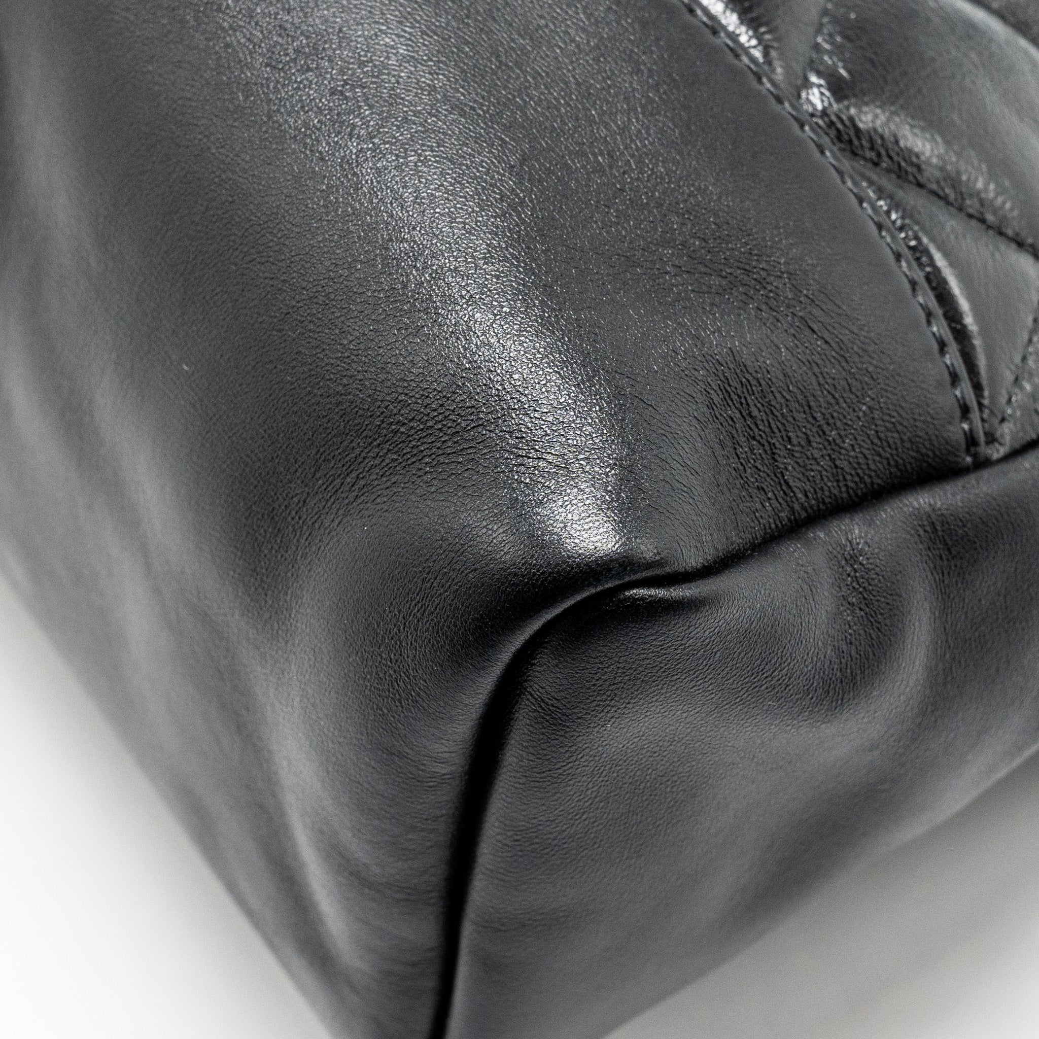 CHANEL 31 BAG CALFSKIN BLACK SHW