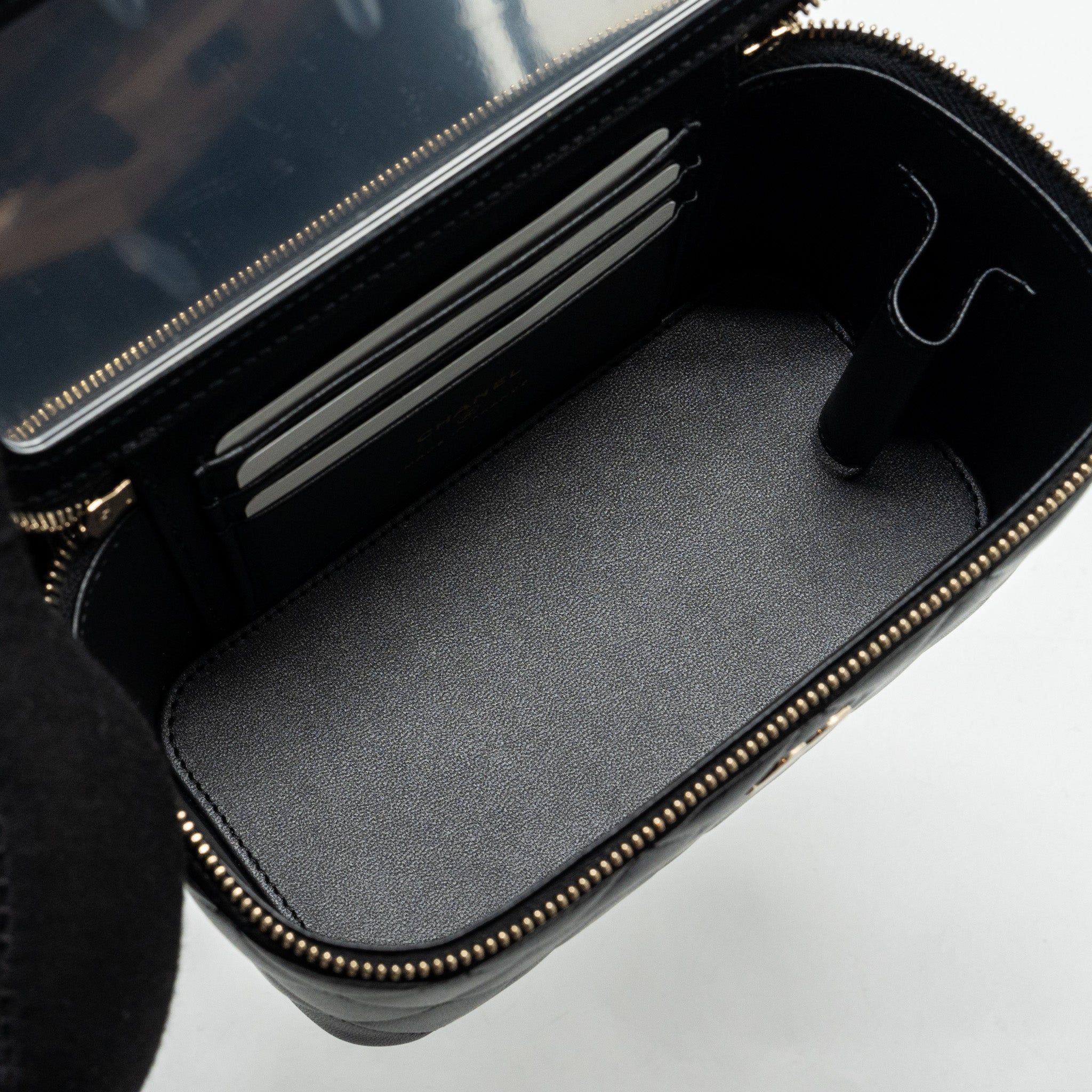 CHANEL TOP HANDLE LONG VANITY CASE LAMBSKIN BLACK LGHW (MICROCHIP)