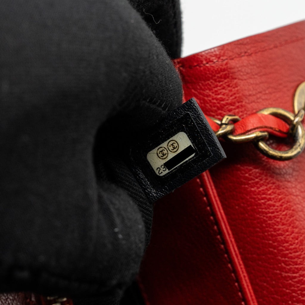 CHANEL MEDIUM COCO CURVE FLAP BAG CALFSKIN RED GHW