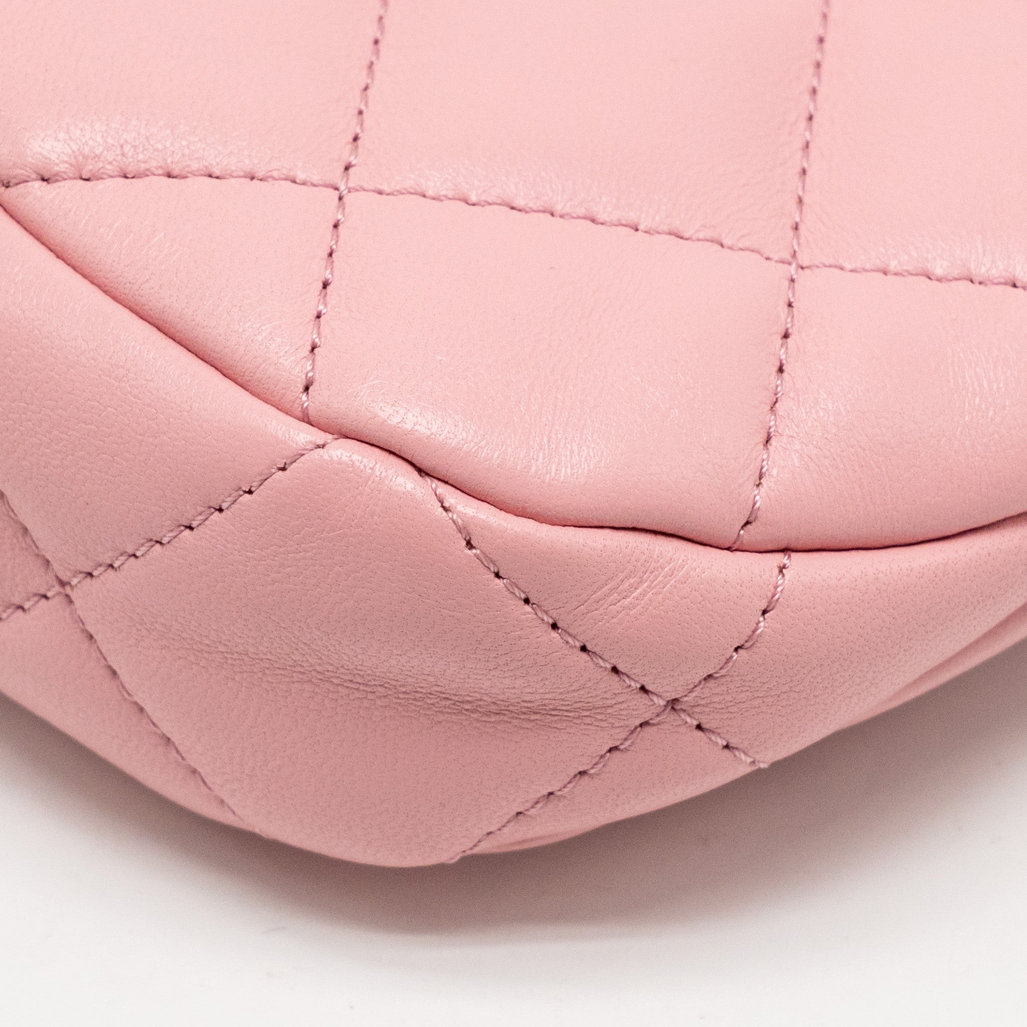 CHANEL 22K HOBO SHOULDER BAG WITH LOGO CHAIN LAMBSKIN PINK GHW (MICROCHIP)