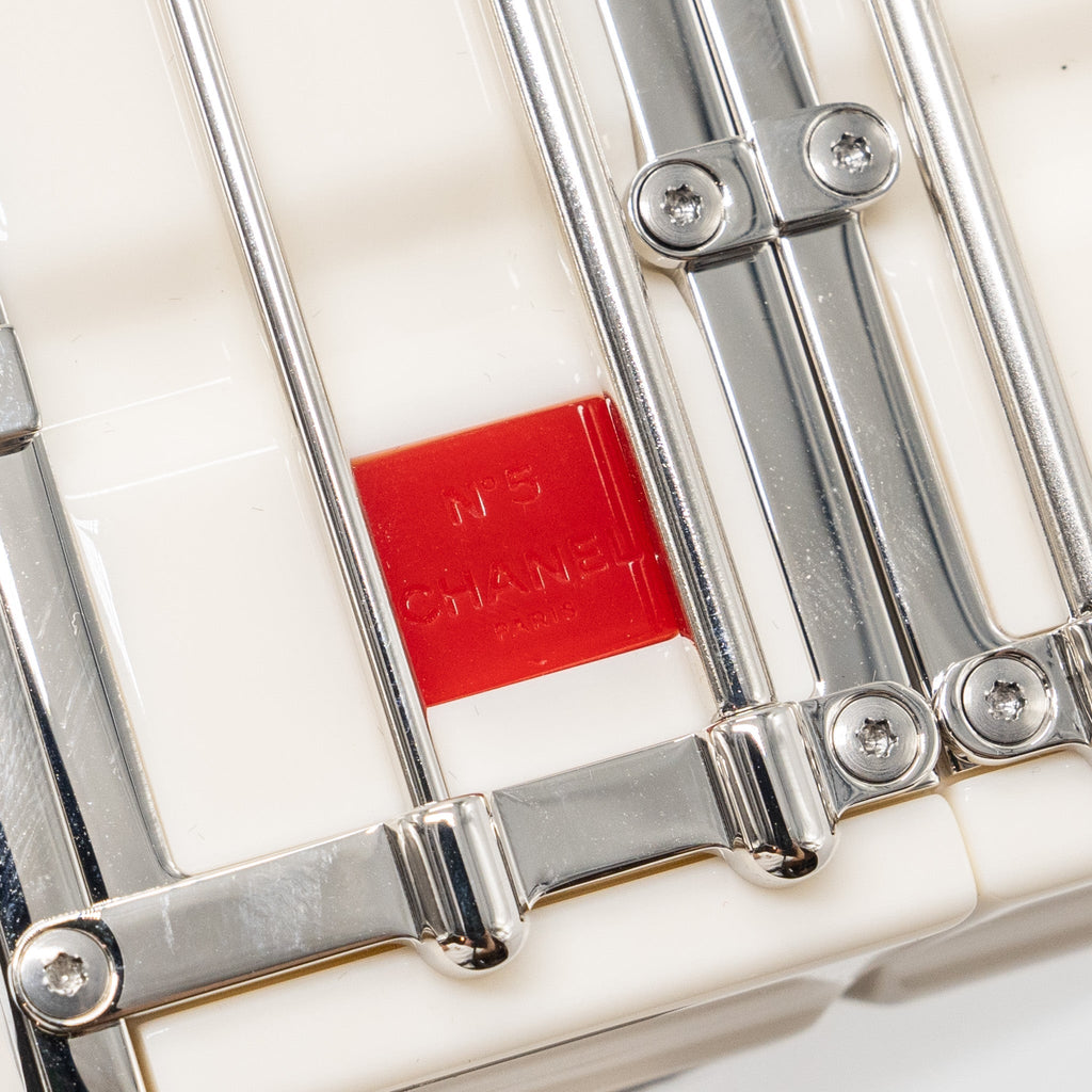 CHANEL PARIS-HAMBURG RUNWAY CONTAINER CLUTCH BAG WHITE / BLACK / RED SHW