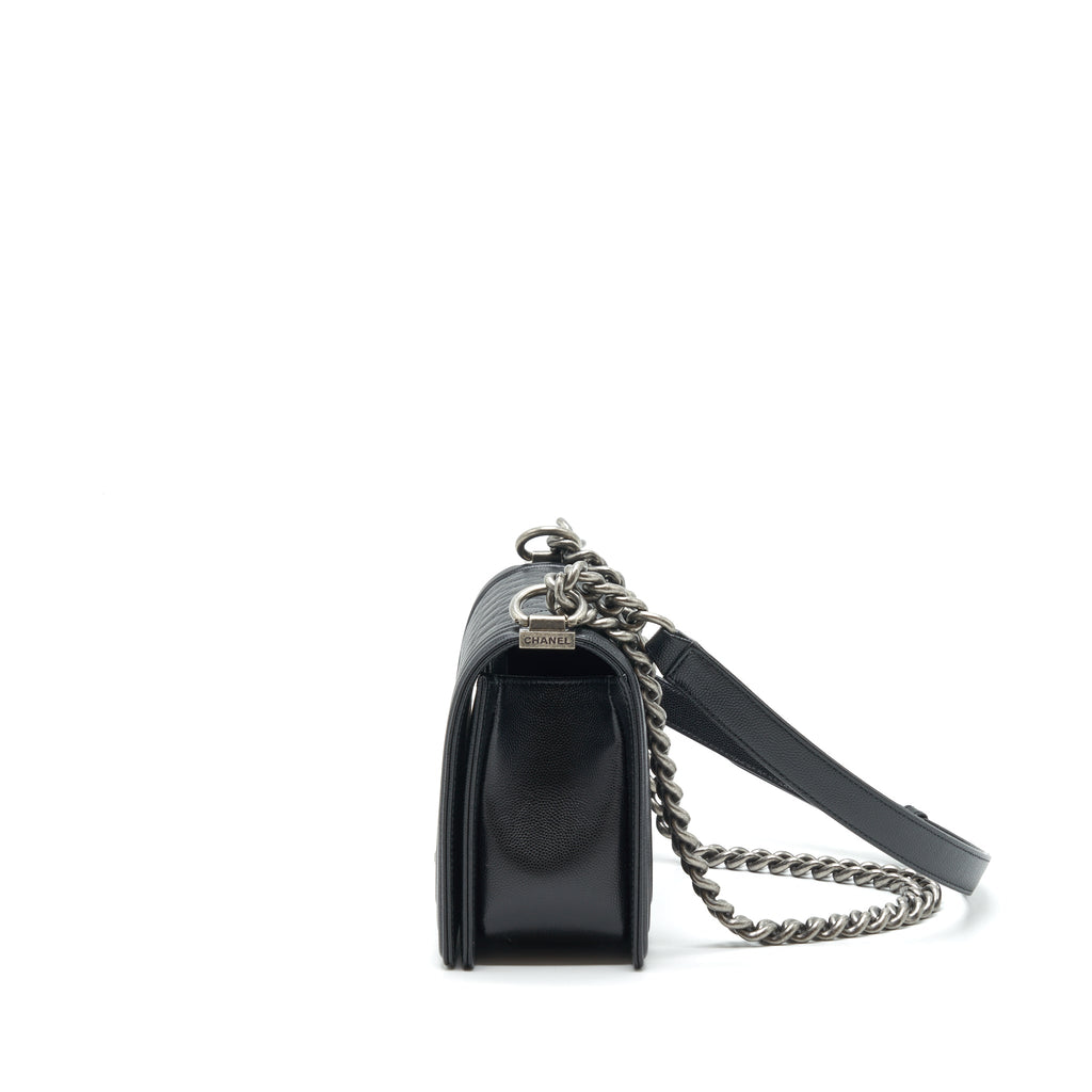 CHANEL LEBOY / BOY BAG MEDIUM CAVIAR BLACK RUTHENIUM SLIVER HARDWARE
