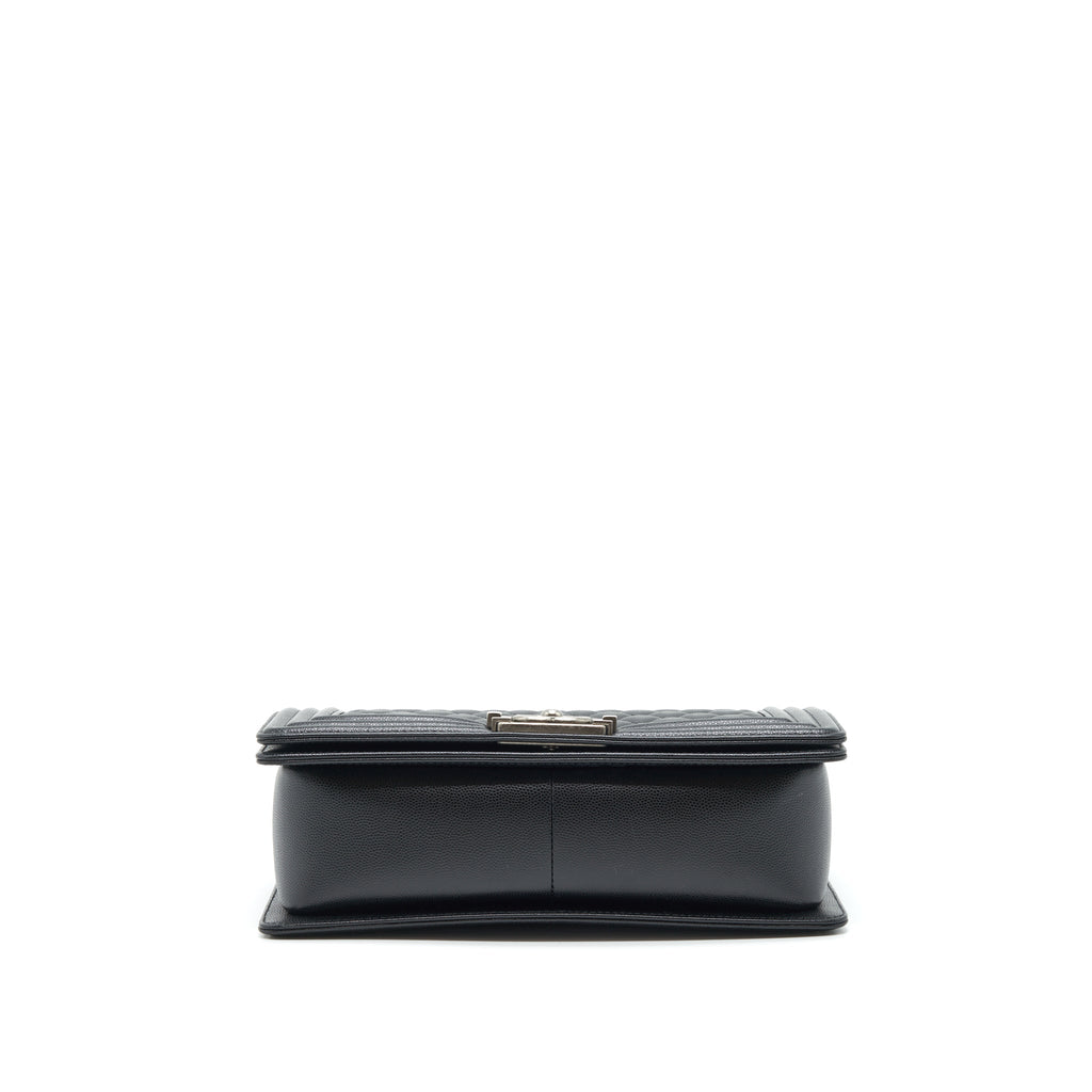 CHANEL LEBOY / BOY BAG MEDIUM CAVIAR BLACK RUTHENIUM SLIVER HARDWARE