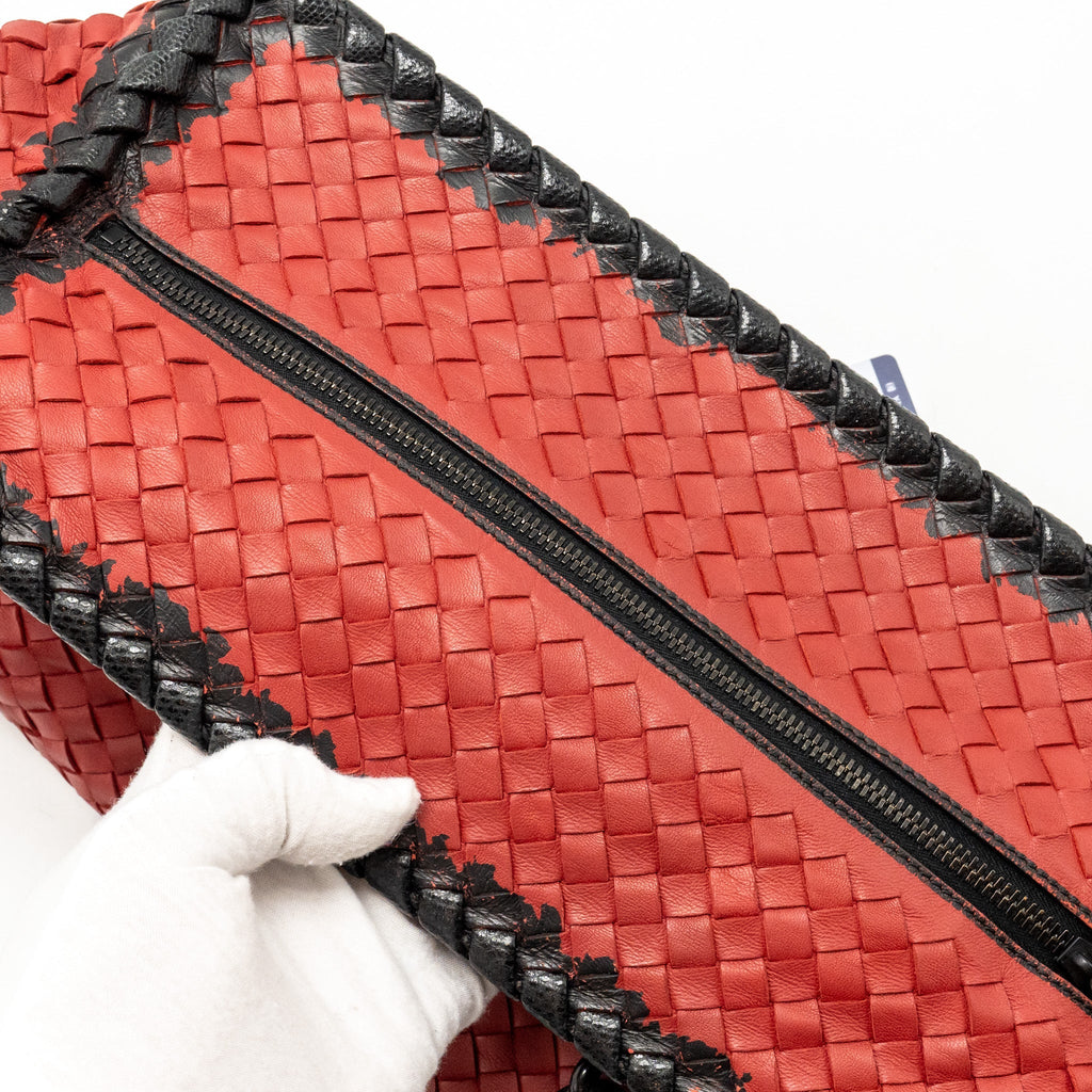 BOTTEGA VENETA INTRECCIATO CHAIN SHOULDER BAG LEATHER RED/BLACK WITH BLACK HARDWARE