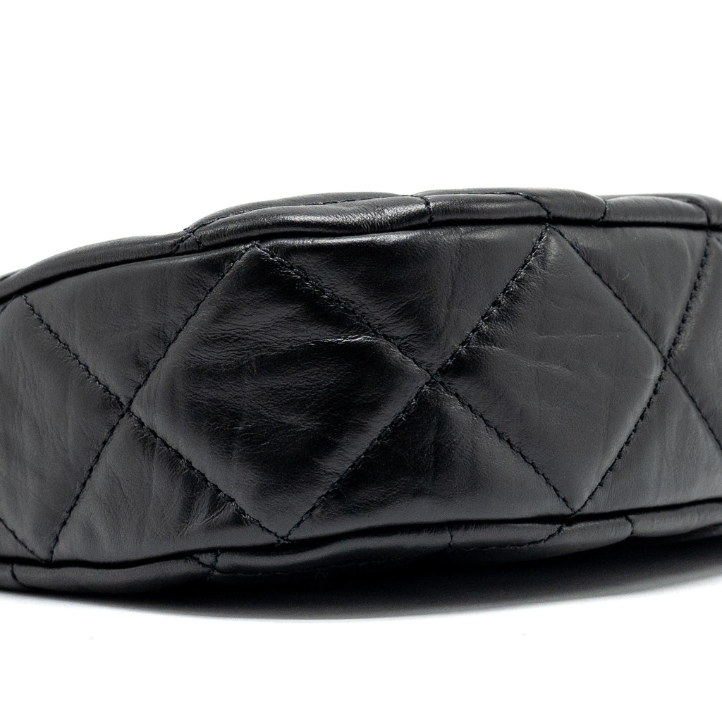 CHANEL 23K 19 HOBO SHOULDER BAG CALFSKIN BLACK GHW (MICROCHIP)