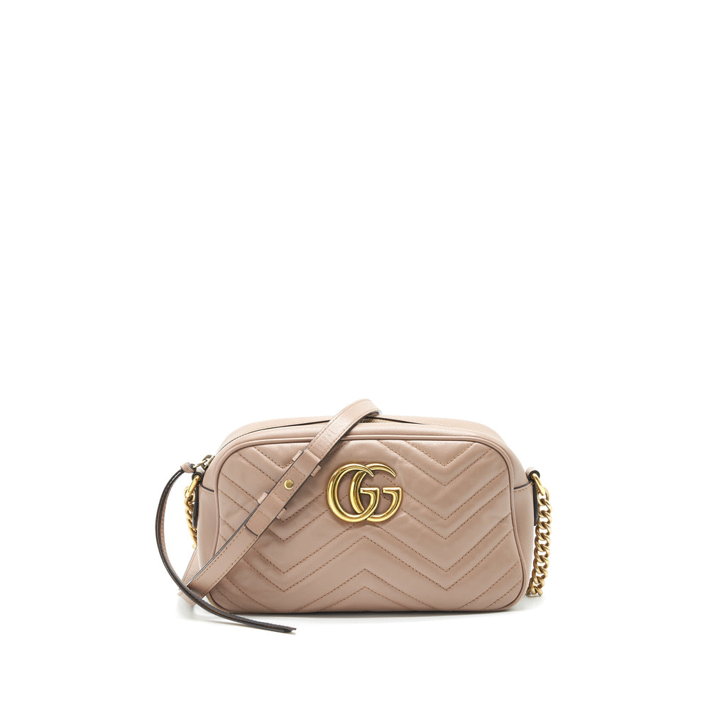 GUCCI GG MARMONT SMALL MATELASSE SHOULDER BAG IN BEIGE