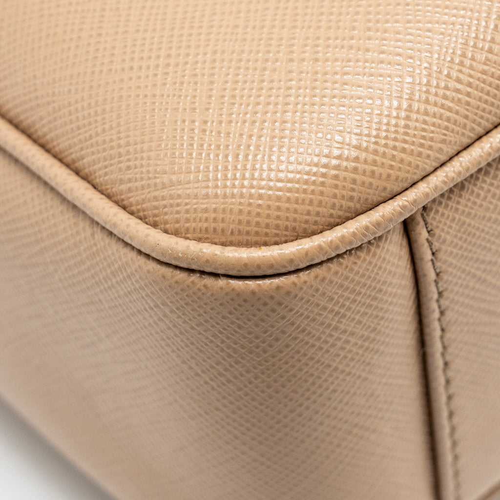 PRADA RE-EDITION 2005 SAFFIANO LEATHER CAMMEO GHW