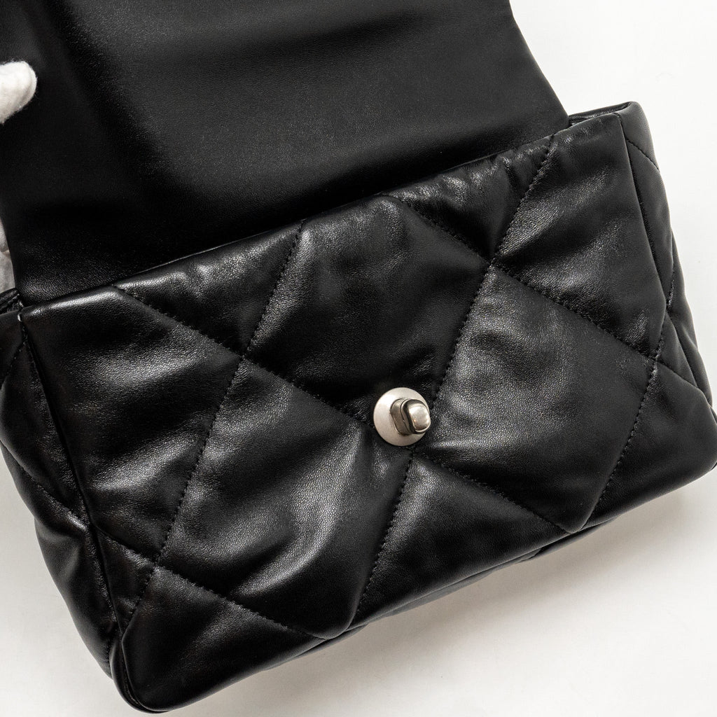 CHANEL SMALL 19 BAG LAMBSKIN BLACK MULTICOLOUR HARDWARE (MICROCHIP)