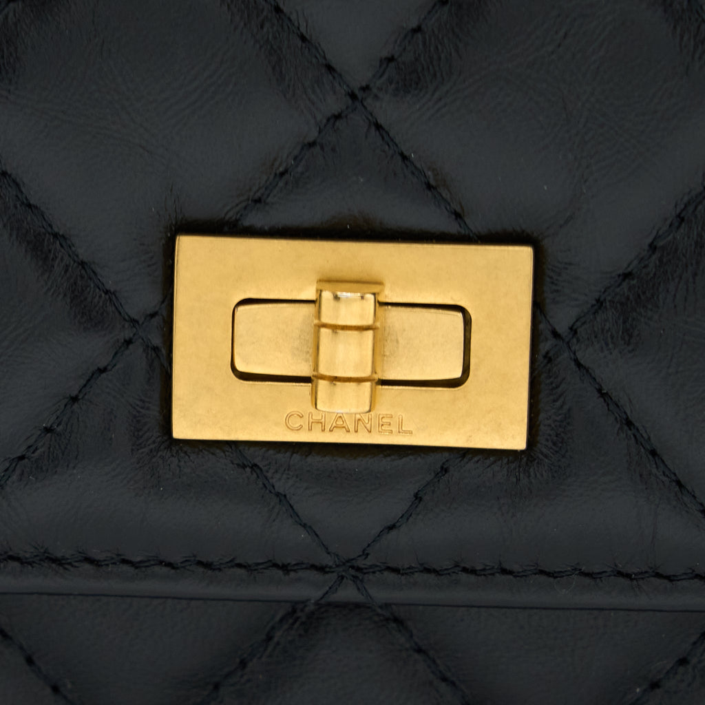 CHANEL 2.55 REISSUE WALLET ON CHAIN AGED CALFSKIN BLACK GHW(MICROCHIP)