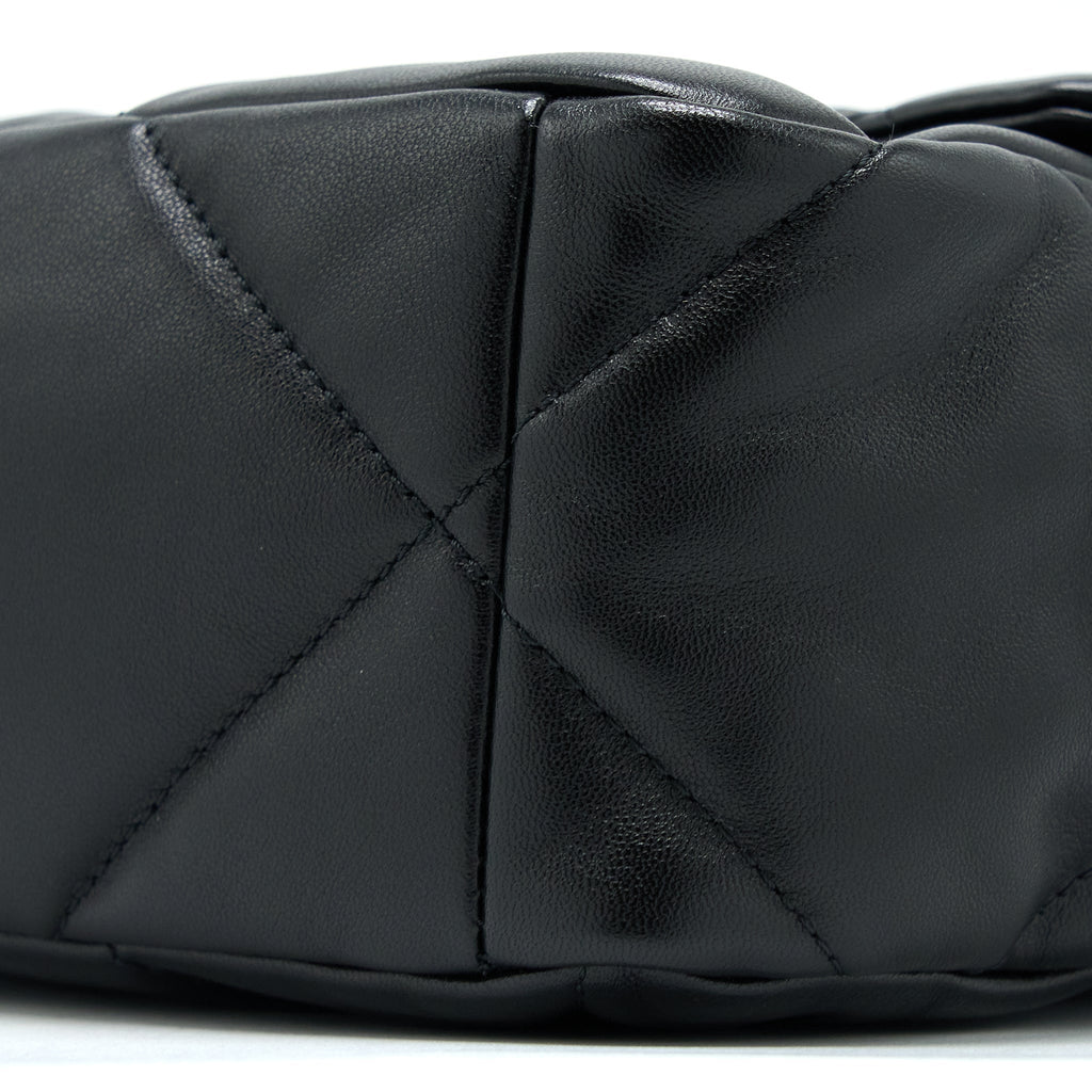 CHANEL MEDIUM 19 BAG GOATSKIN BLACK MULTICOLOUR HARDWARE (MICROCHIP)