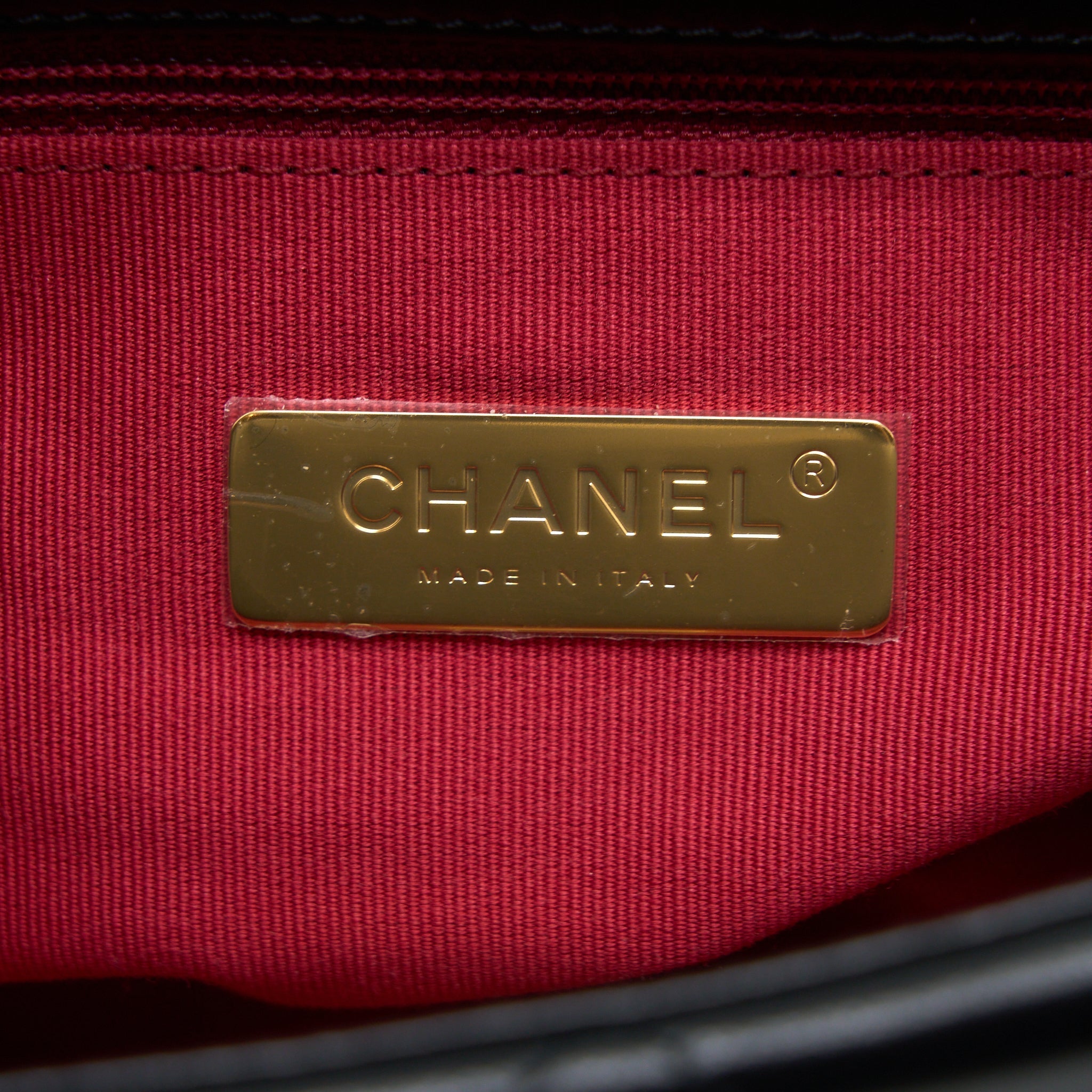 CHANEL MEDIUM 19 BAG GOATSKIN BLACK MULTICOLOUR HARDWARE (MICROCHIP)