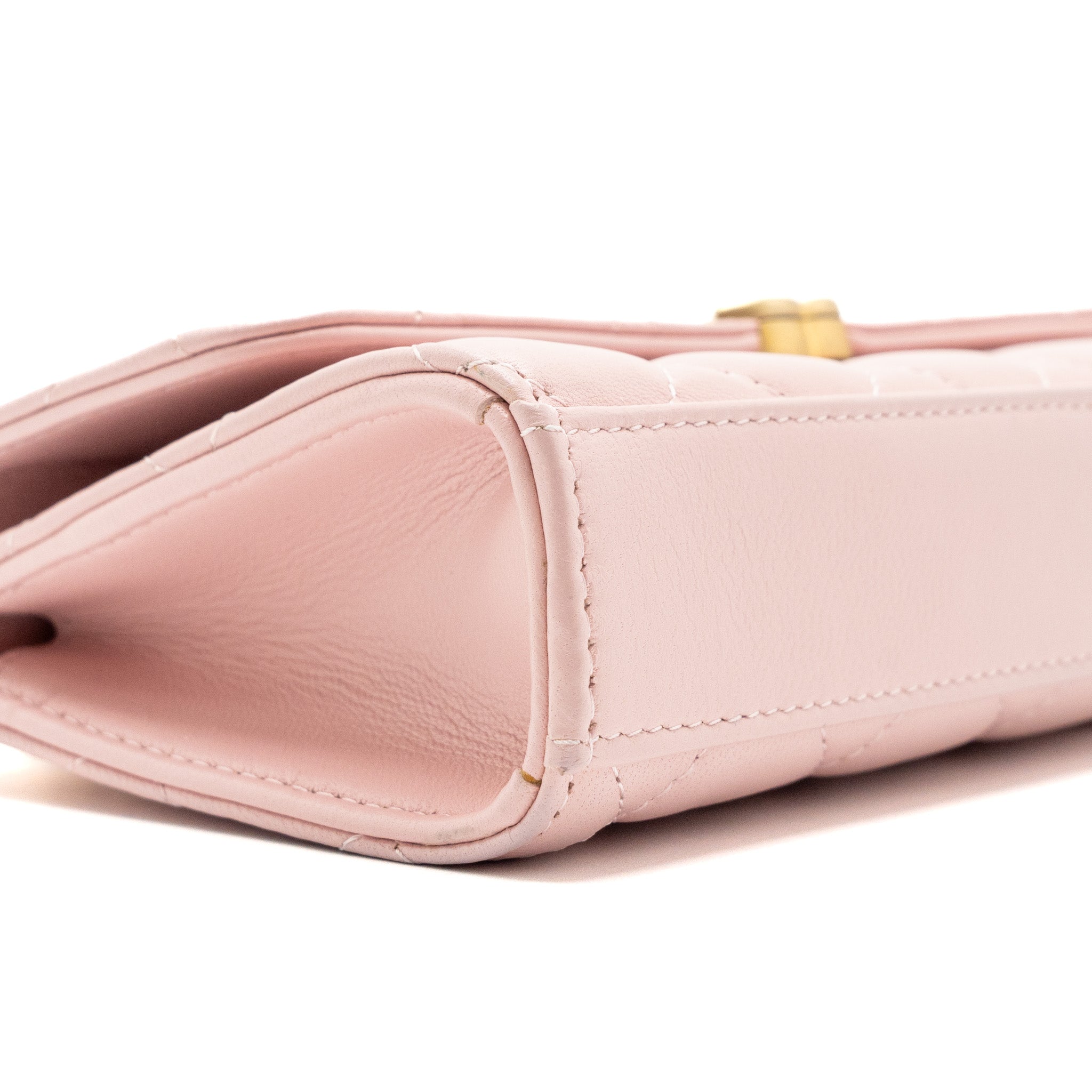 CHANEL 22B FLAP BAG WITH ENAMEL TOP HANDLE LAMBSKIN LIGHT PINK GHW (MICROCHIP)