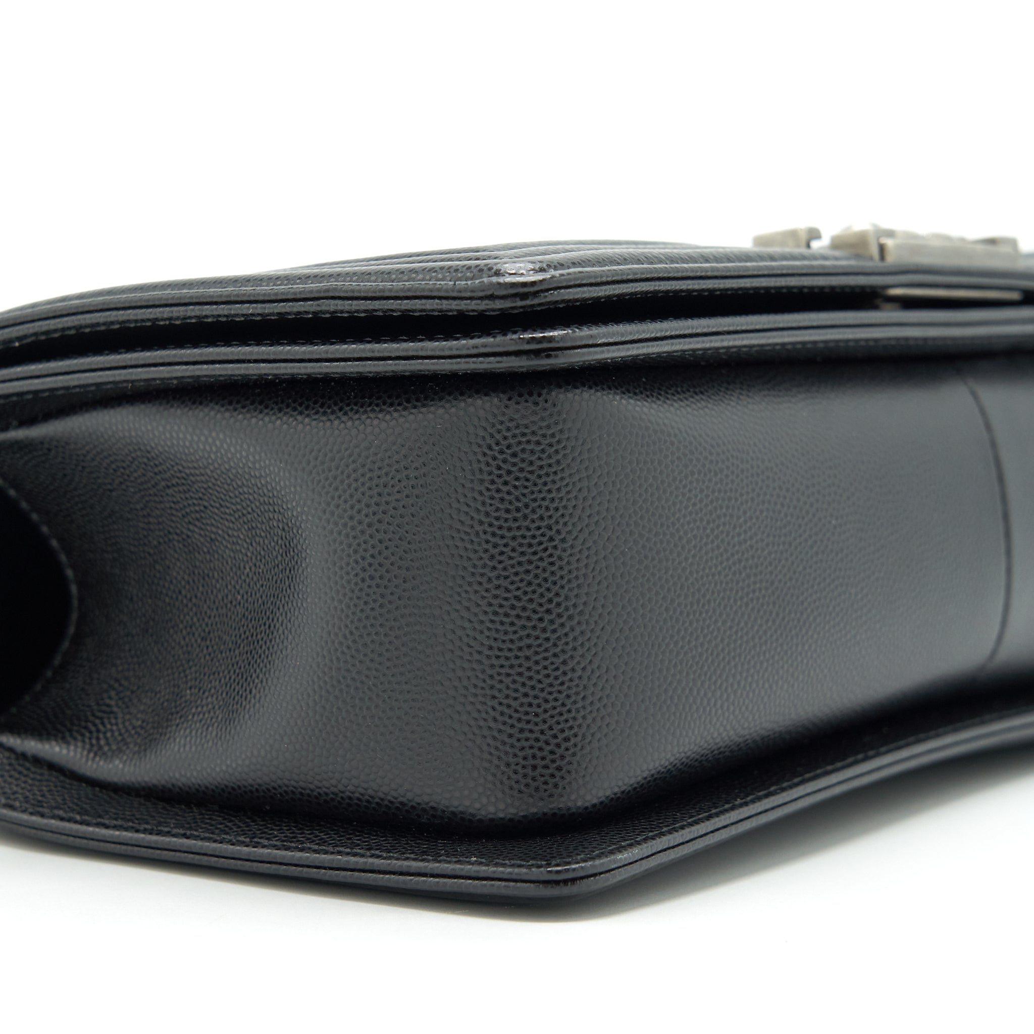 CHANEL LEBOY / BOY BAG MEDIUM CAVIAR BLACK RUTHENIUM SLIVER HARDWARE