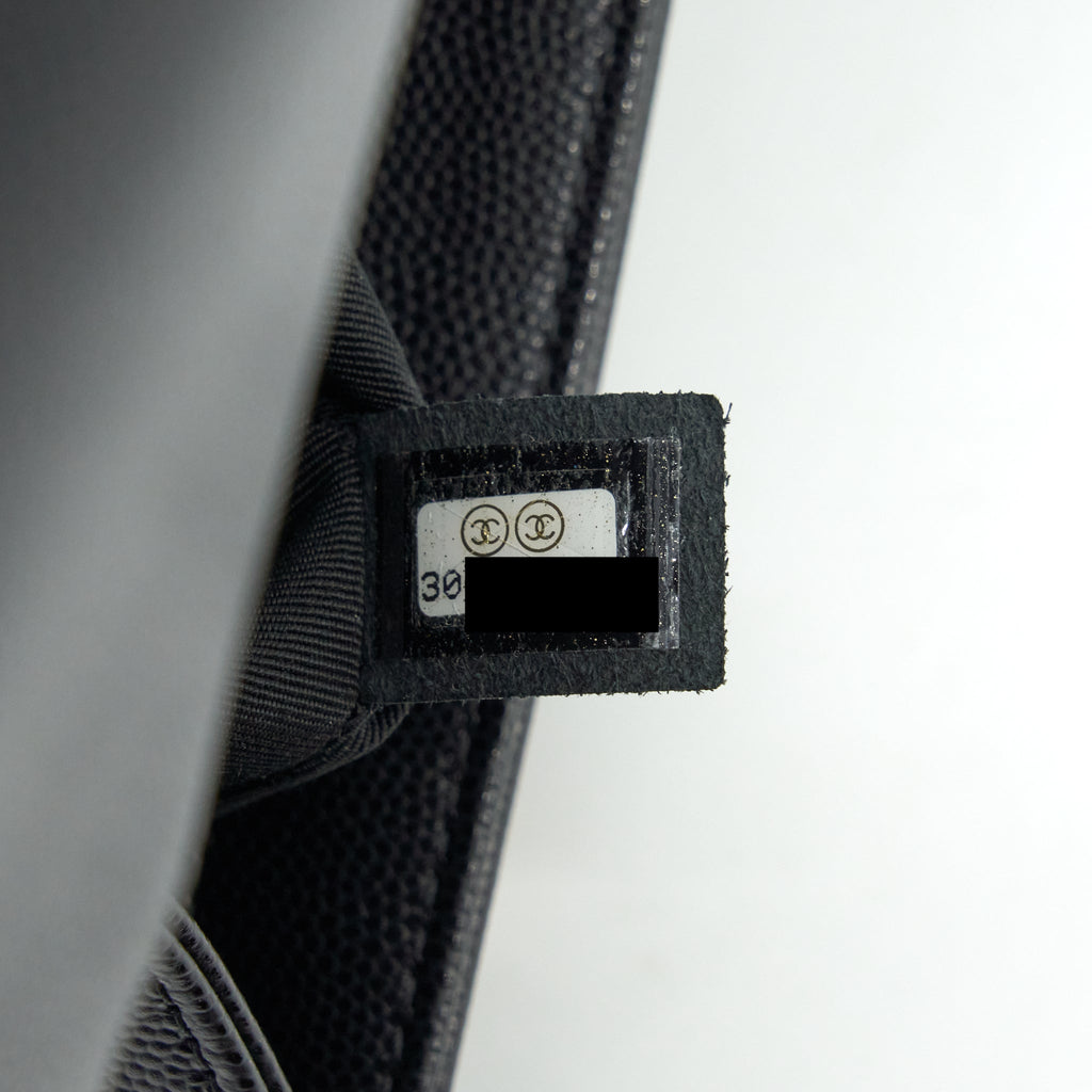 CHANEL LEBOY / BOY BAG MEDIUM CAVIAR BLACK RUTHENIUM SLIVER HARDWARE