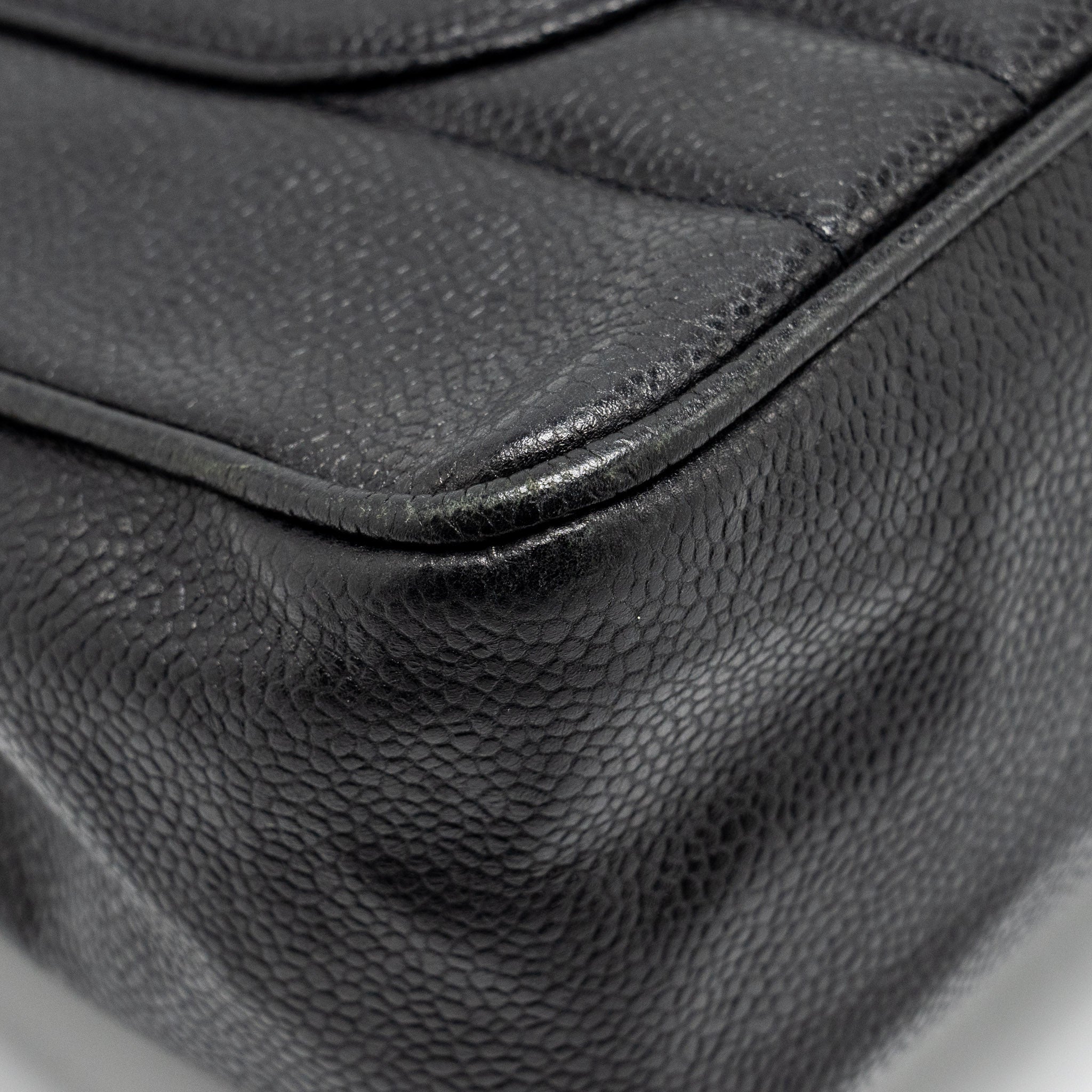 CHANEL VINTAGE VERTICAL JUMBO FLAP BAG CAVIAR BLACK GHW