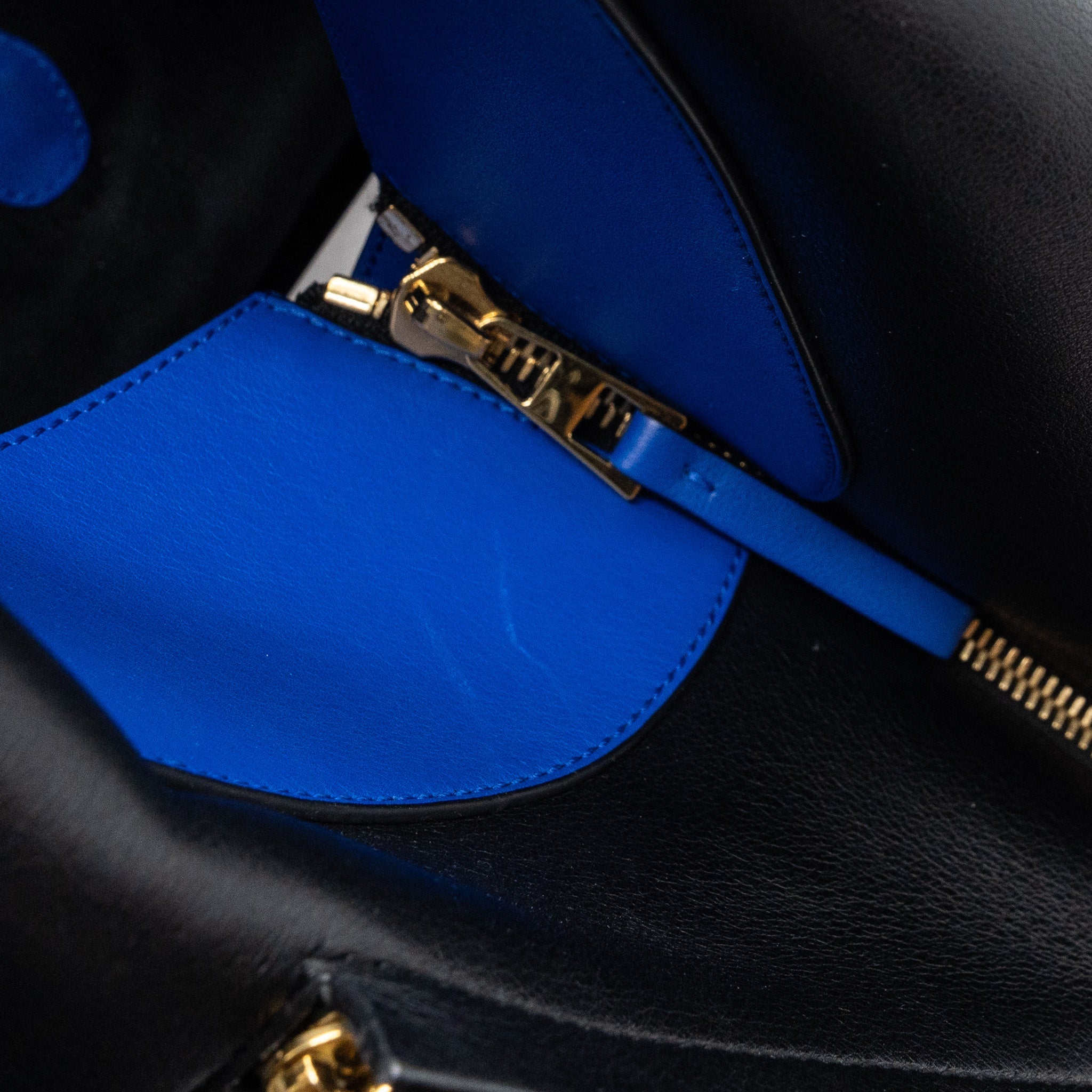 LOEWE HAMMOCK BAG CALFSKIN ELECTRIC BLUE/BLACK GHW