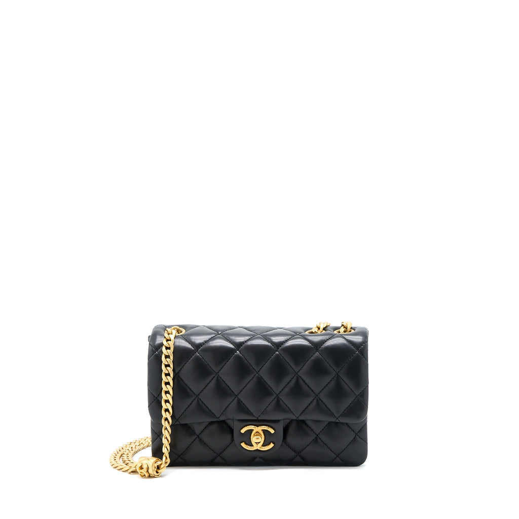 CHANEL 22K GOLD PILLAR ADJUSTMENT CHAIN FLAP BAG LAMBSKIN BLACK GHW (MICROCHIP)