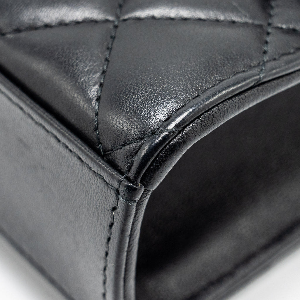 CHANEL 22B TOP HANDLE MINI FLAP CLUTCH LAMBSKIN BLACK GHW (MICROCHIP)