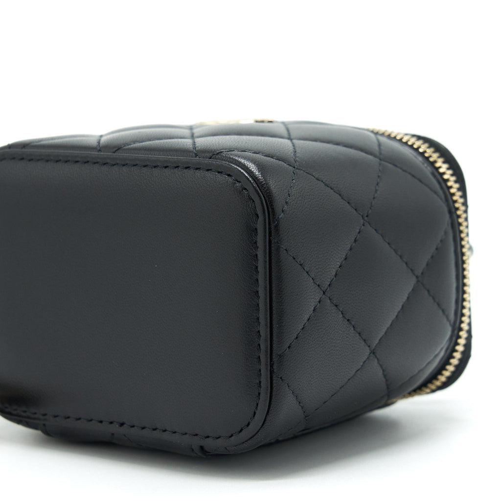 CHANEL 22P TOP HANDLE MINI VANITY WITH CHAIN AND MIRROR LAMBSKIN BLACK LGHW