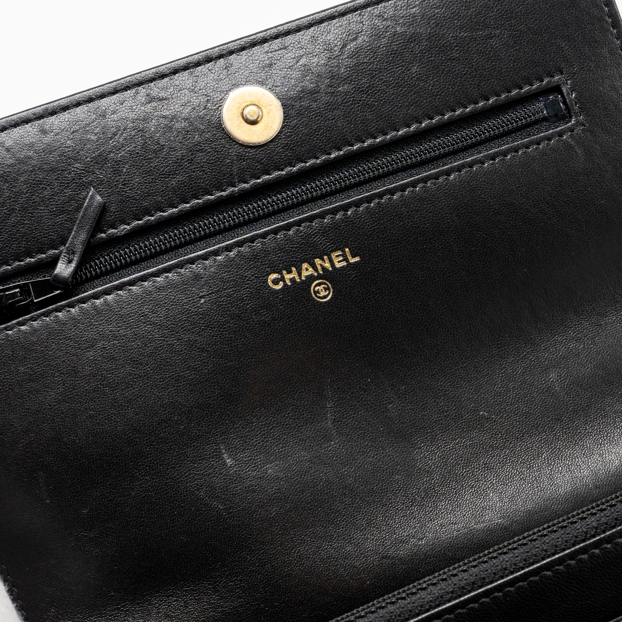 CHANEL 19 WALLET ON CHAIN LAMBSKIN BLACK MULTICOLOUR HARDWARE