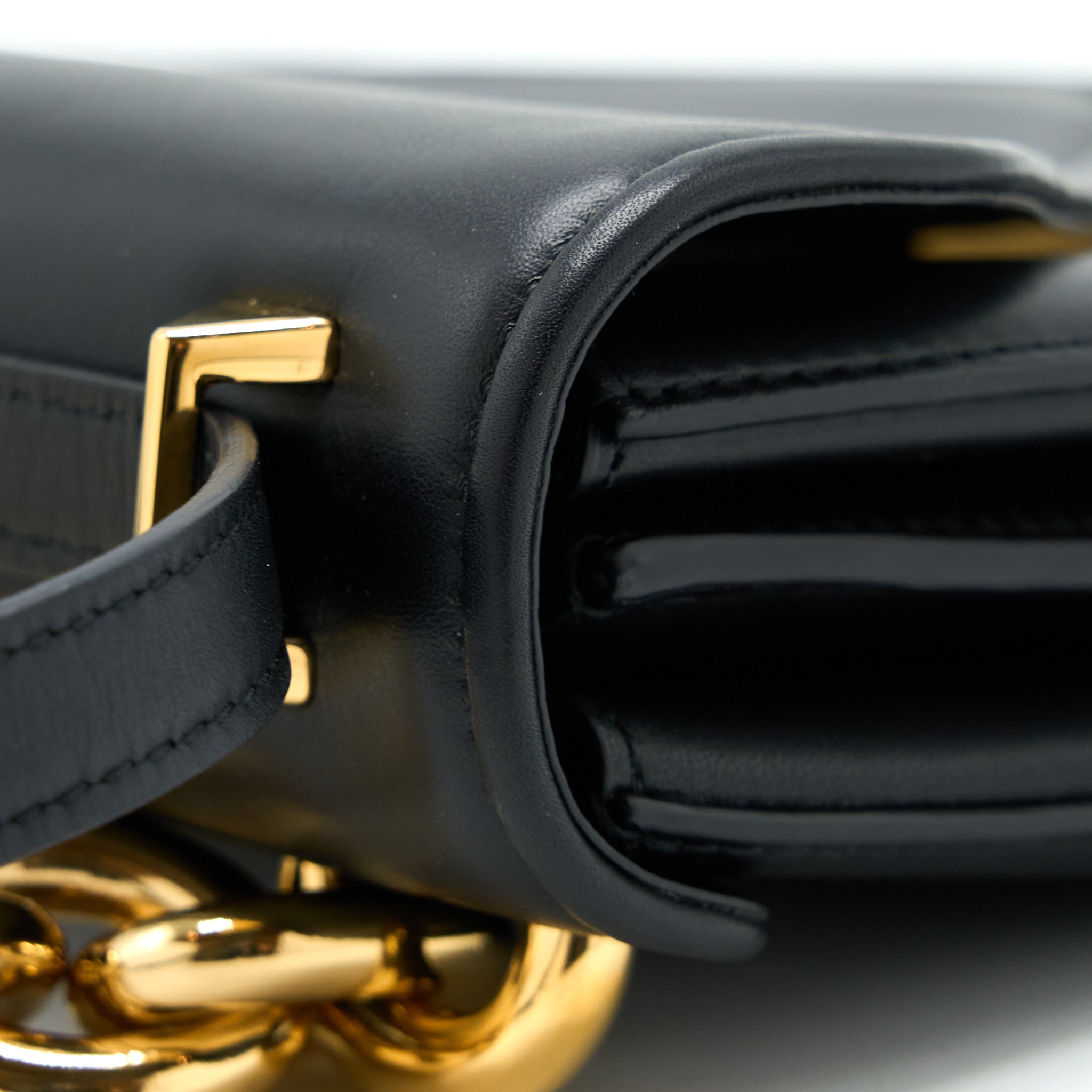 BOTTEGA VENETA SMALL MOUNT BAG CALFSKIN BLACK GHW