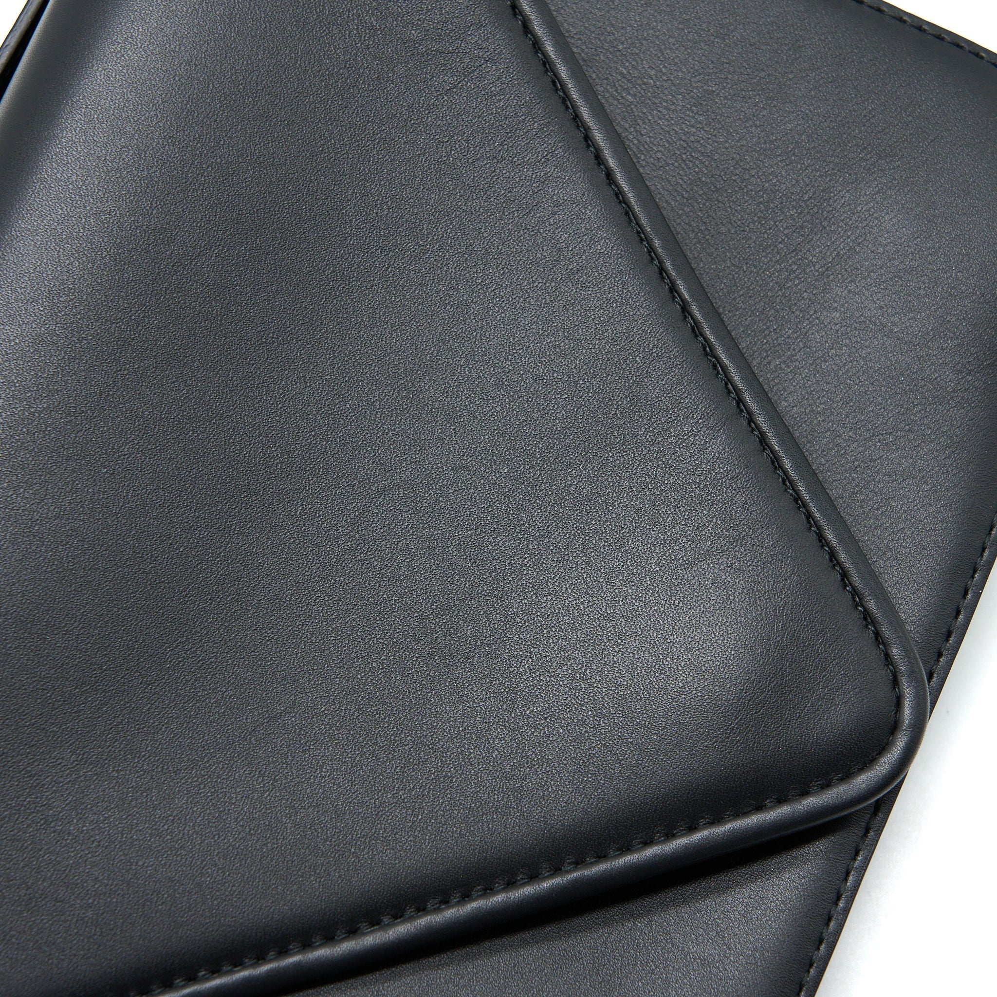 BOTTEGA VENETA SMALL MOUNT BAG CALFSKIN BLACK GHW