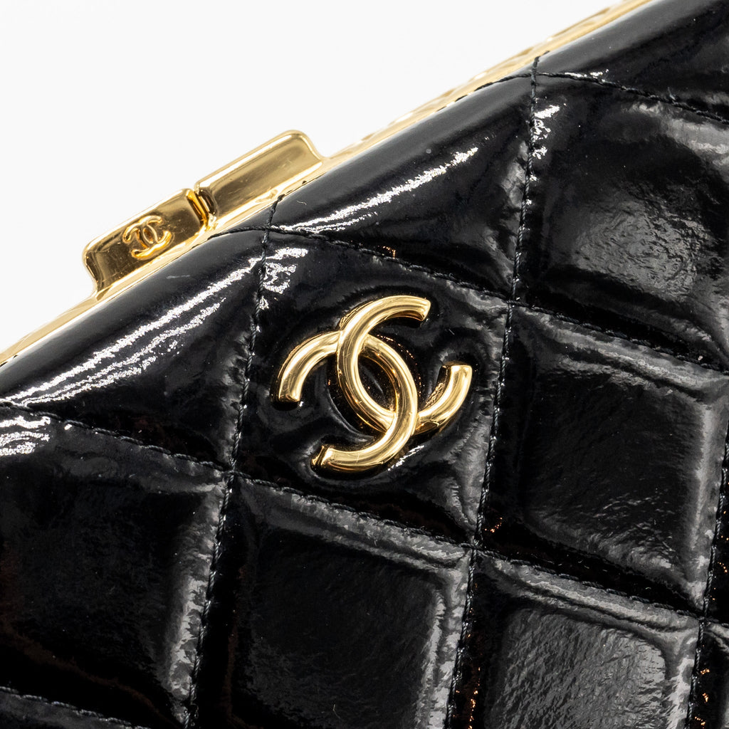 CHANEL 21A CC BOX WITH CHAIN PATENT BLACK GHW