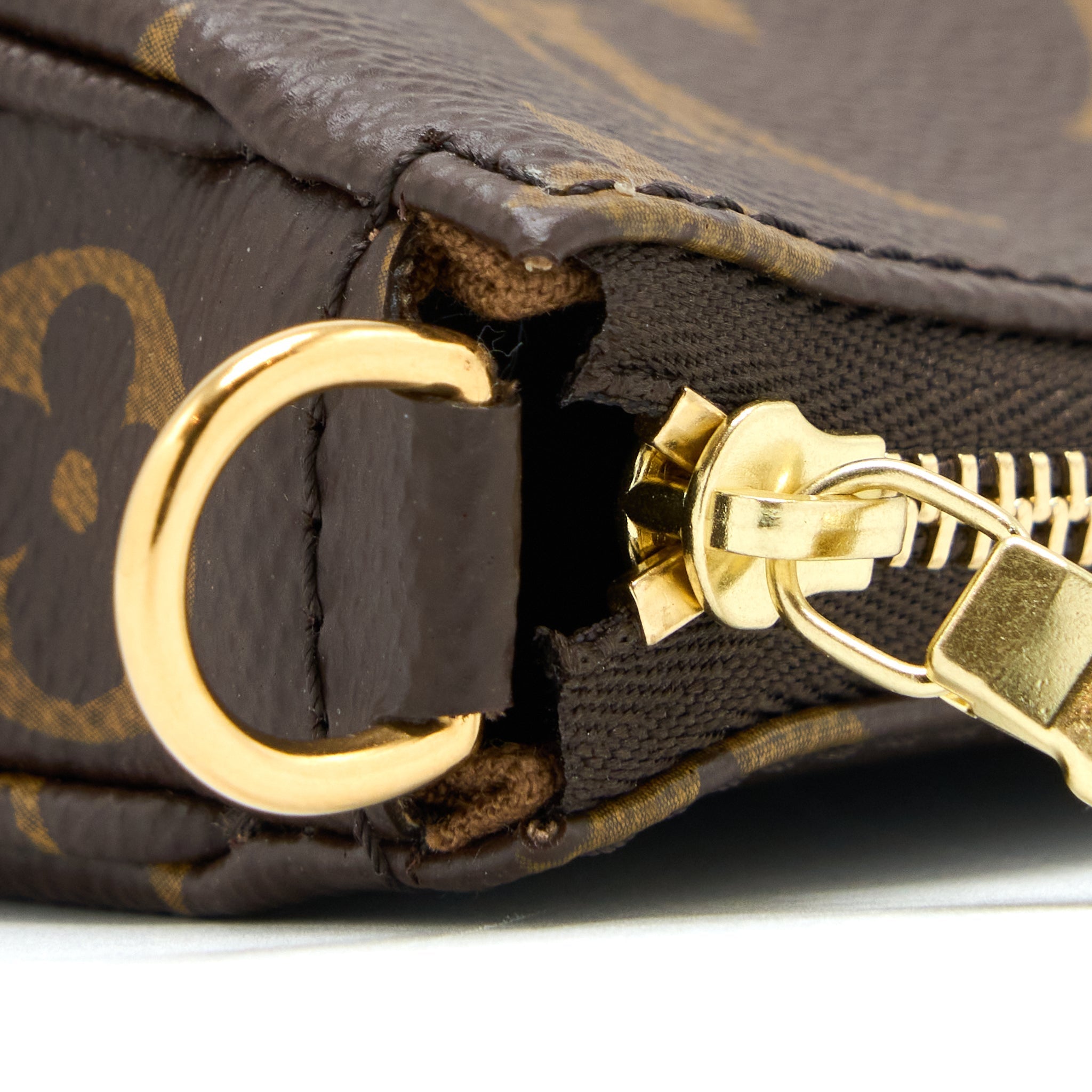 LOUIS VUITTON POCHETTE ACCESSORIES MONOGRAM CANVAS GHW