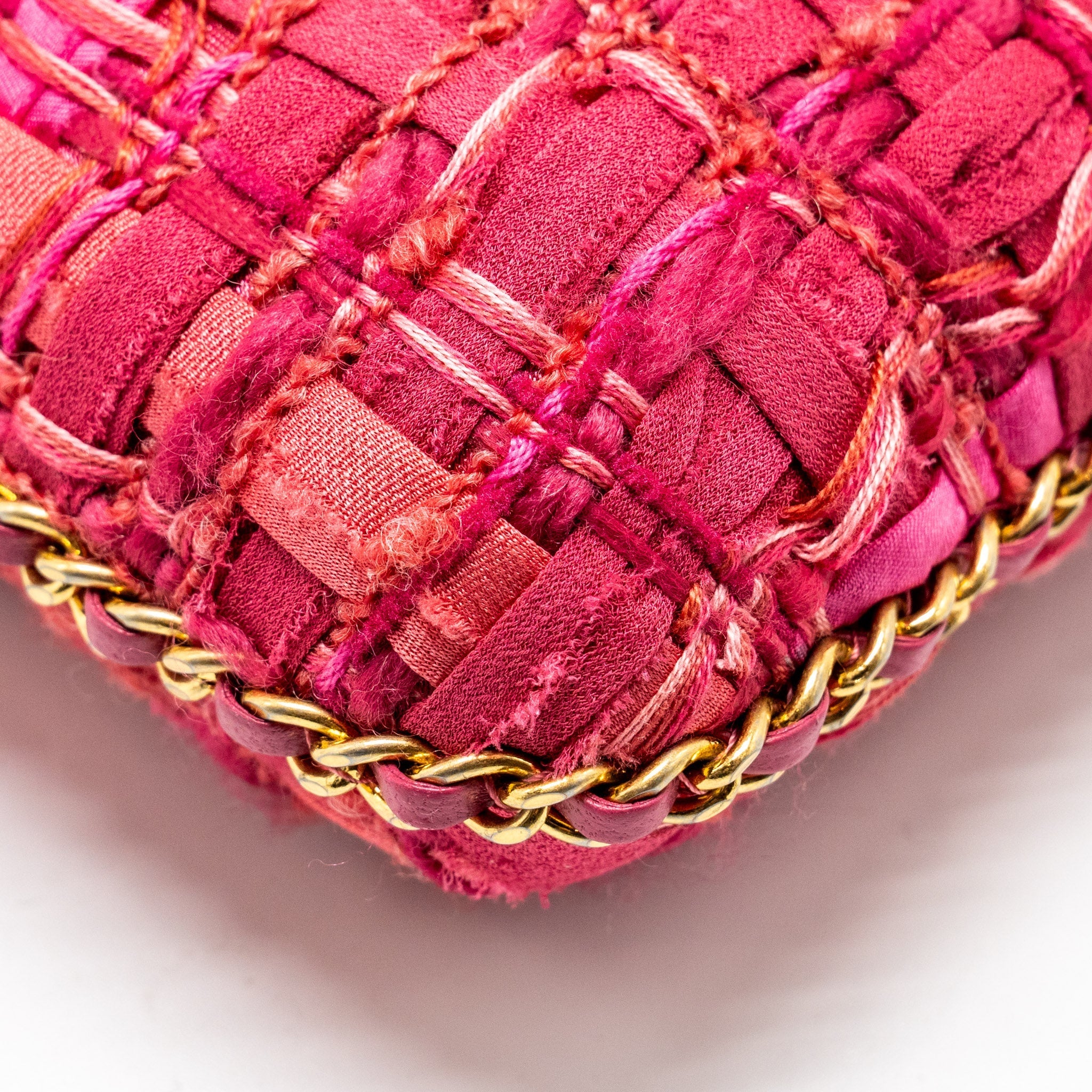 CHANEL VERTICAL PHONE CASE TWEED PINK GHW