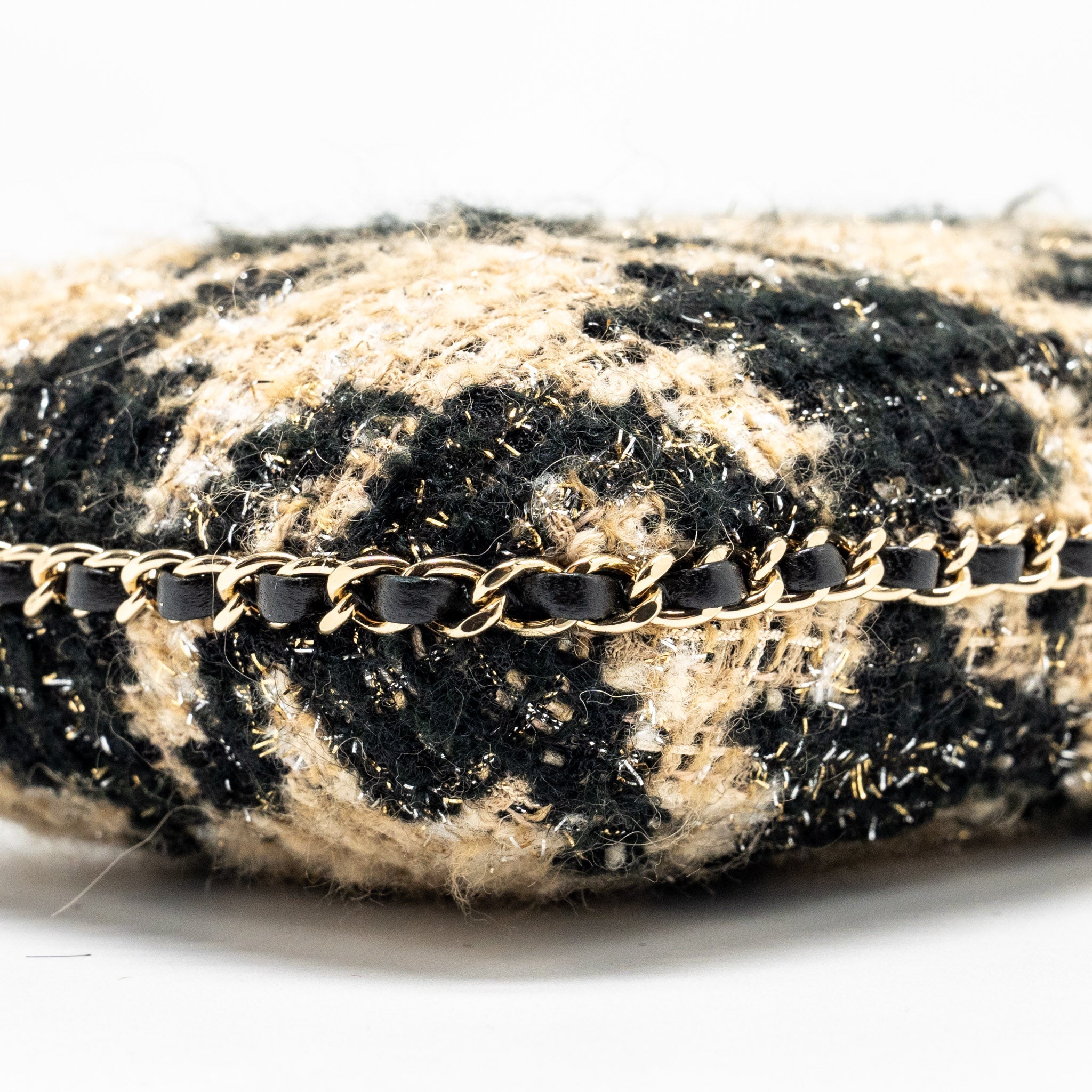 CHANEL VERTICAL PHONE CASE TWEED BEIGE / BLACK LGHW