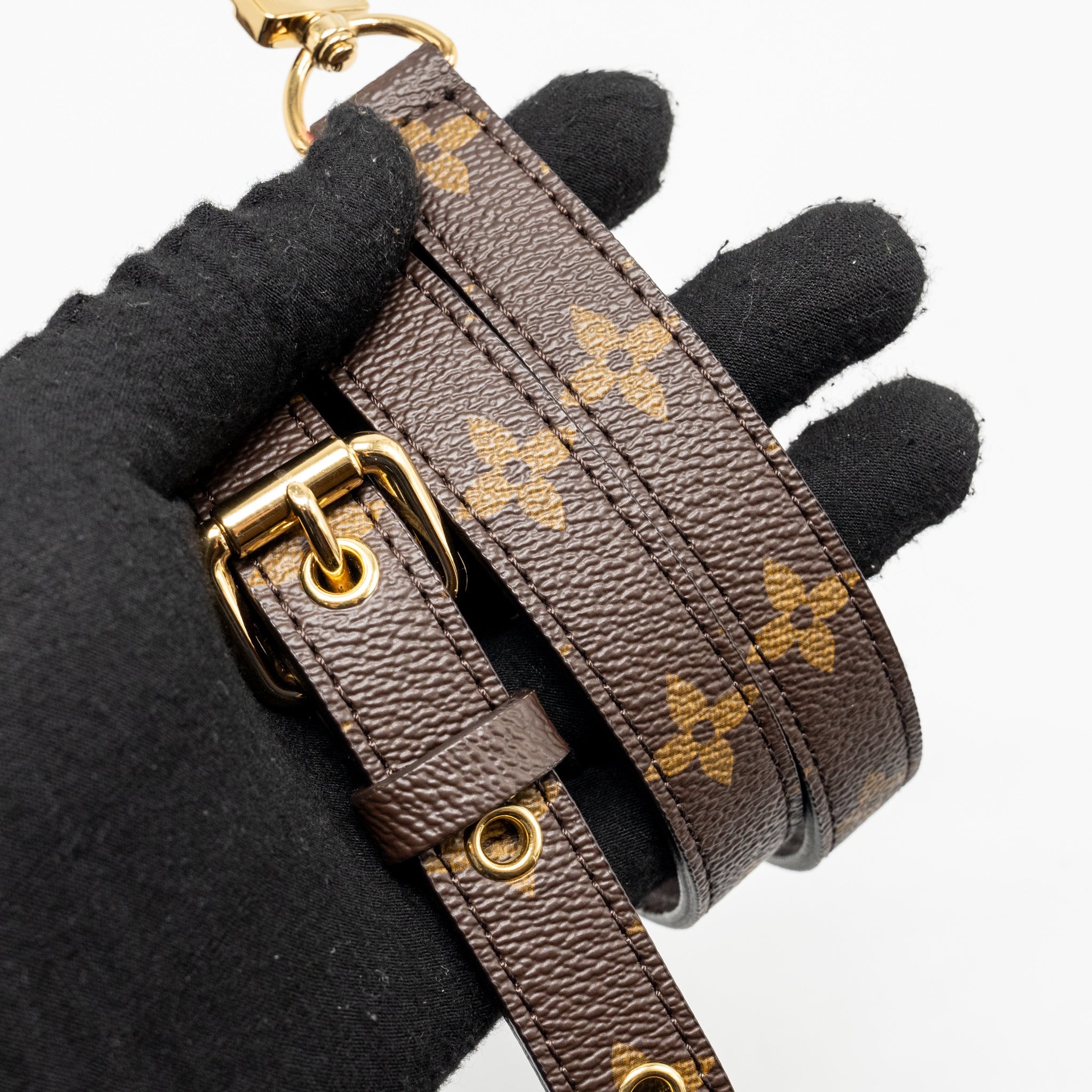 LOUIS VUITTON POCHETTE METIS MONOGRAM CANVAS GHW