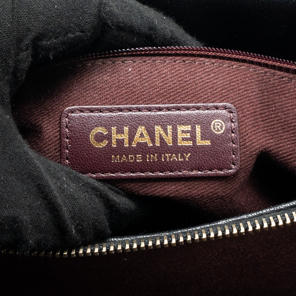 CHANEL CHAINS HANDLE FLAP BAG LAMBSKIN BLACK GHW