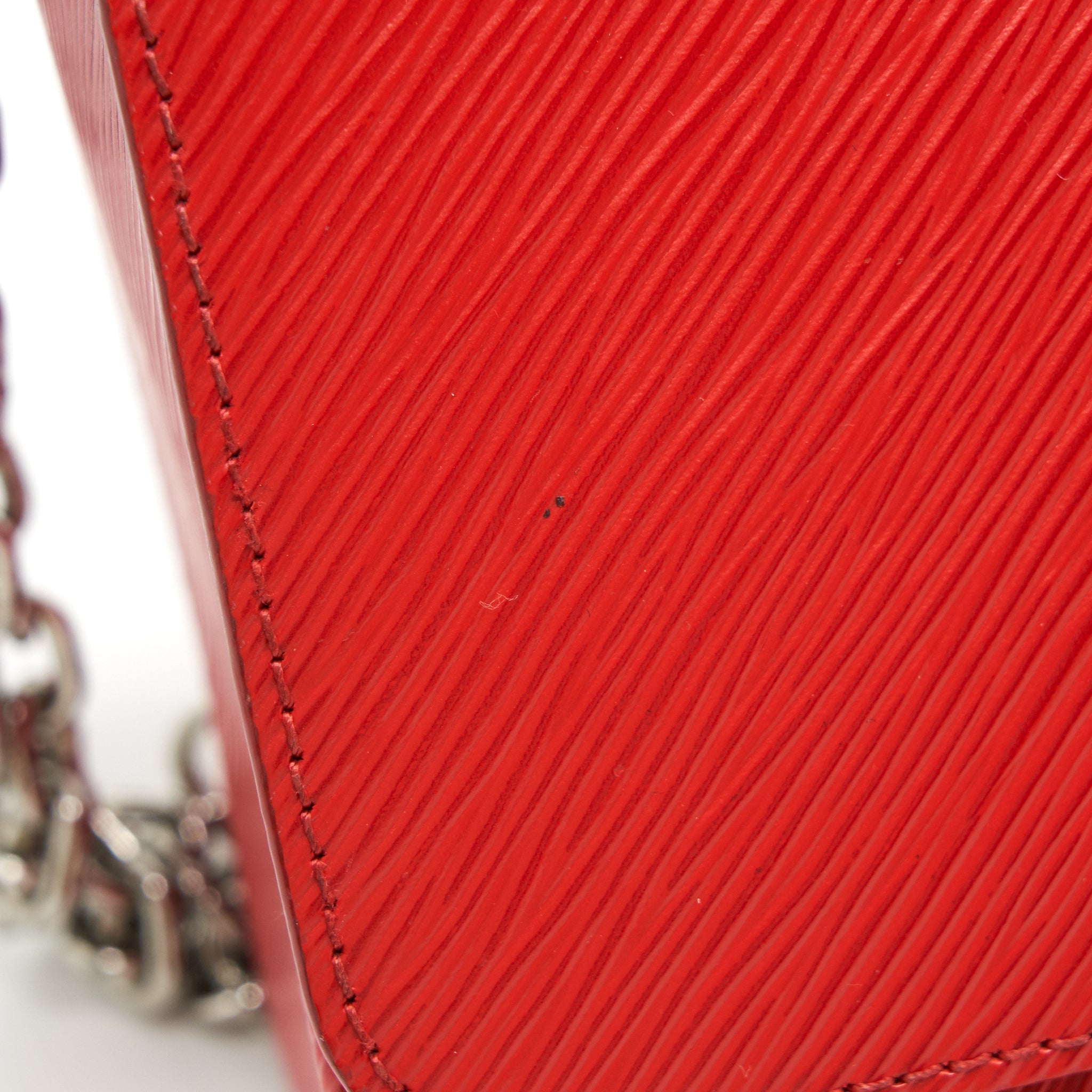 LOUIS VUITTON TWIST BAG MM RED SHW