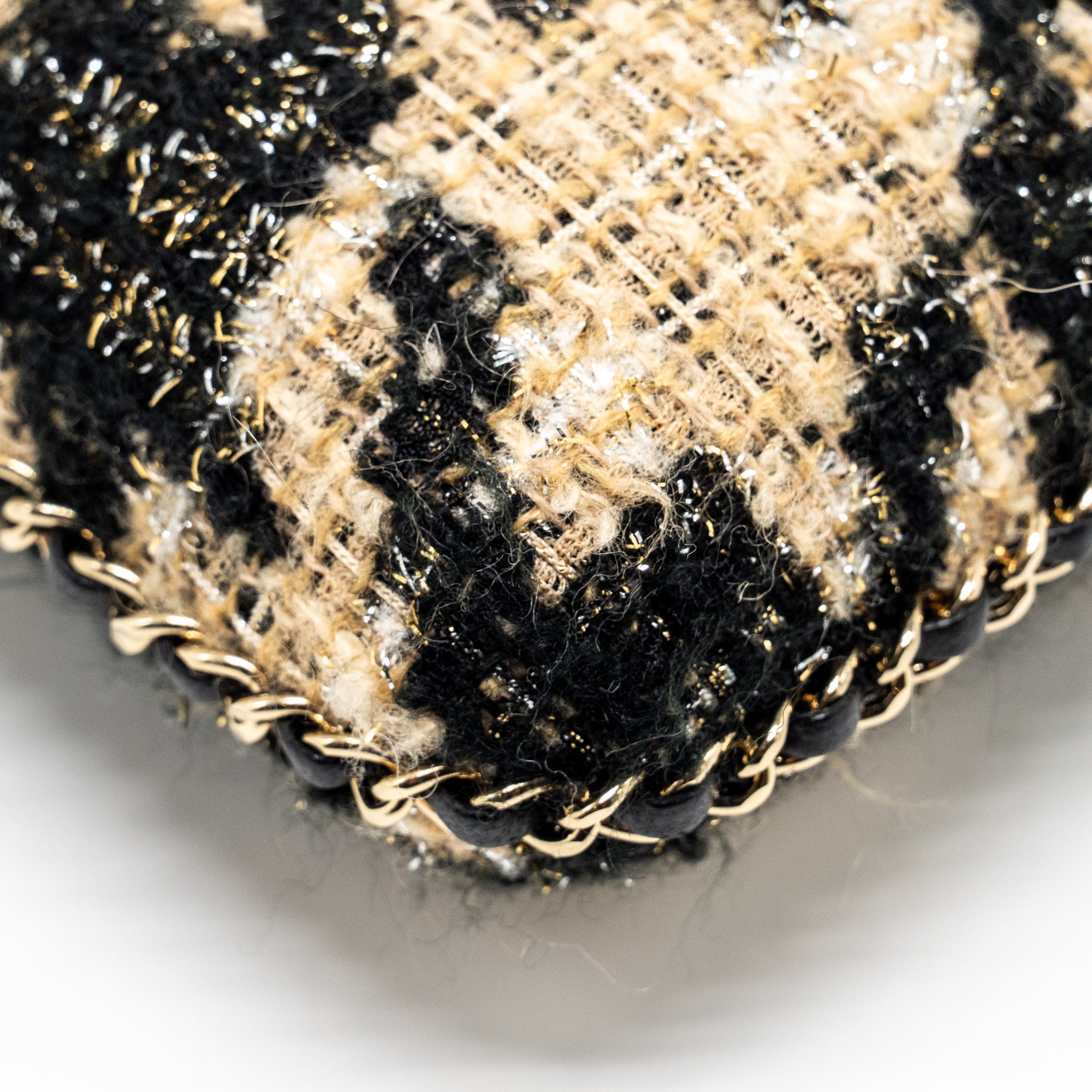 CHANEL VERTICAL PHONE CASE TWEED BEIGE / BLACK LGHW