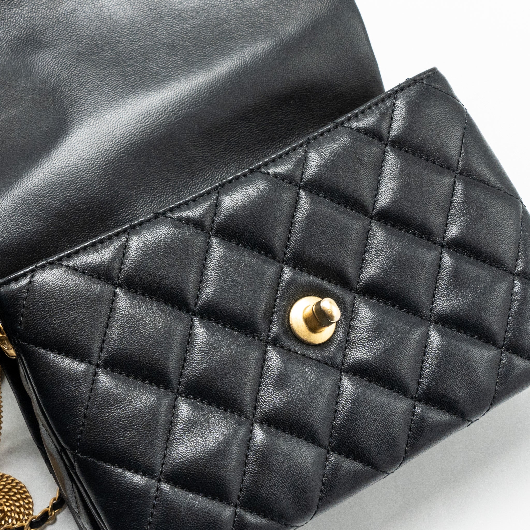 CHANEL 22A MINI SQUARE FLAP BAG LAMBSKIN BLACK GHW (MICROCHIP)