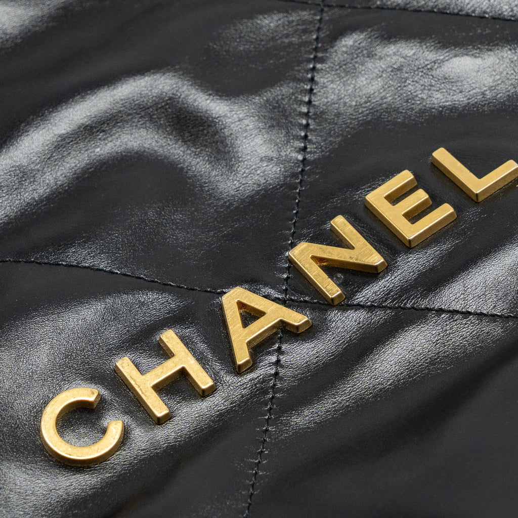 CHANEL MEDIUM 22 BAG GOLD LETTER SHINY CALFSKIN BLACK GHW (MICROCHIP)