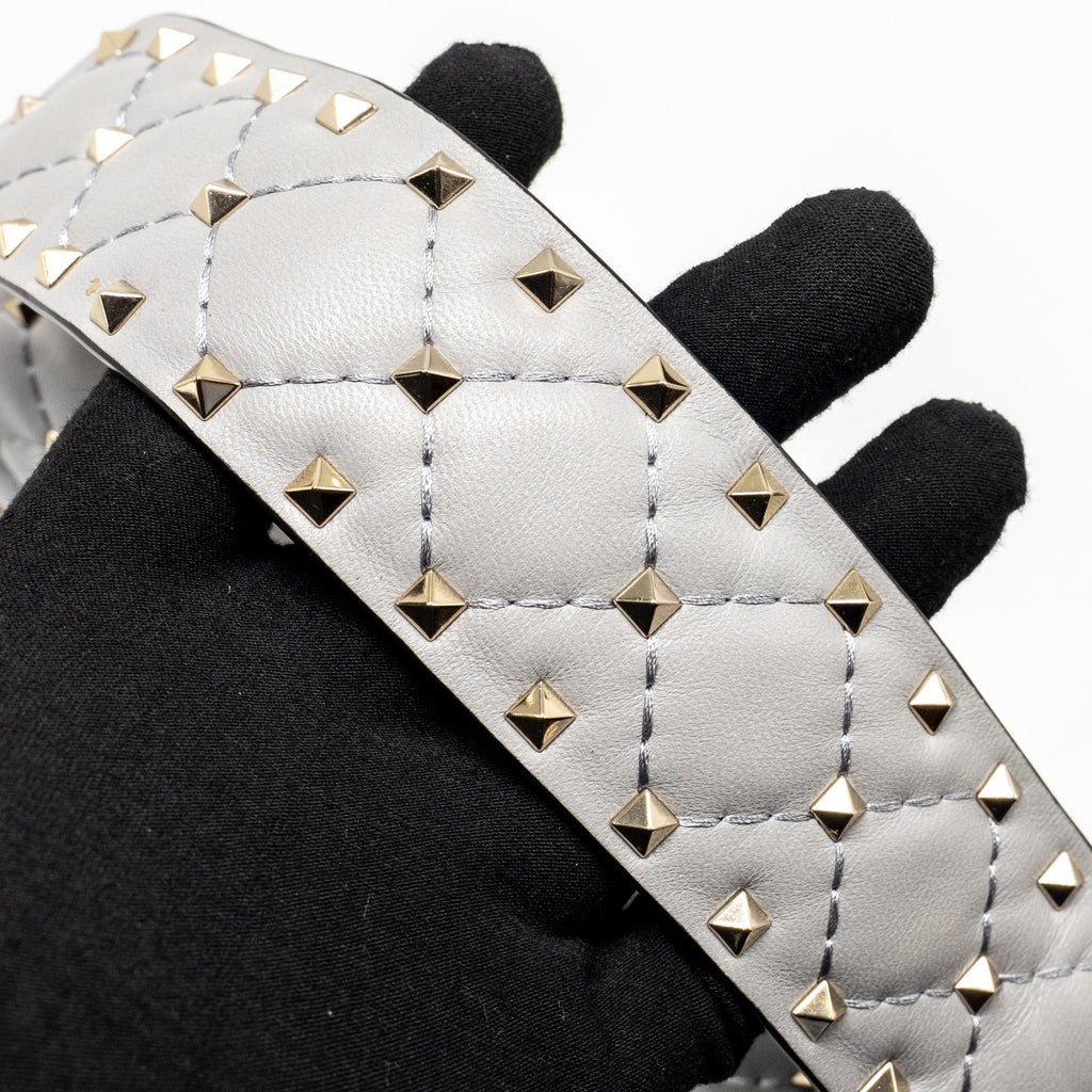 VALENTINO MEDIUM ROCKSTUD SPIKE BAG LAMBSKIN NAPPA LIGHT GREY LGHW