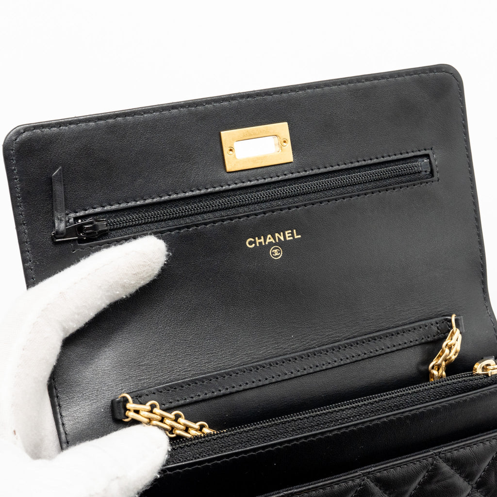 CHANEL 2.55 REISSUE WALLET ON CHAIN AGED CALFSKIN BLACK GHW (MICROCHIP)