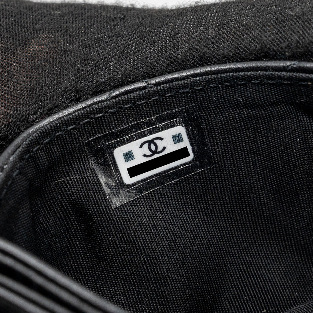 CHANEL CLASSIC QUILTED CARD HOLDER WITH LIMITED CC LOGO LAMBSKIN BLACK SHW (MICROCHIP)